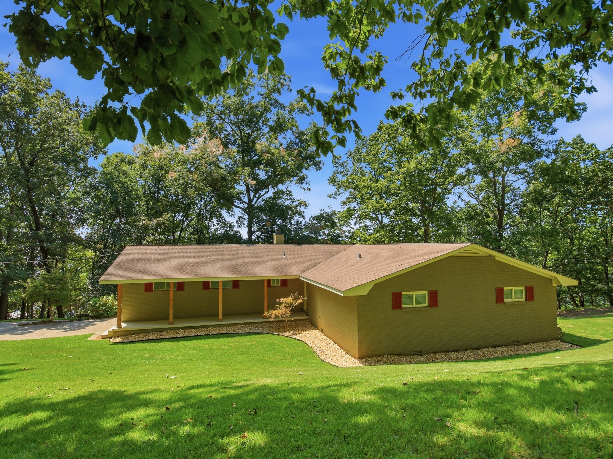 334 Echo Ln Property Photo 28