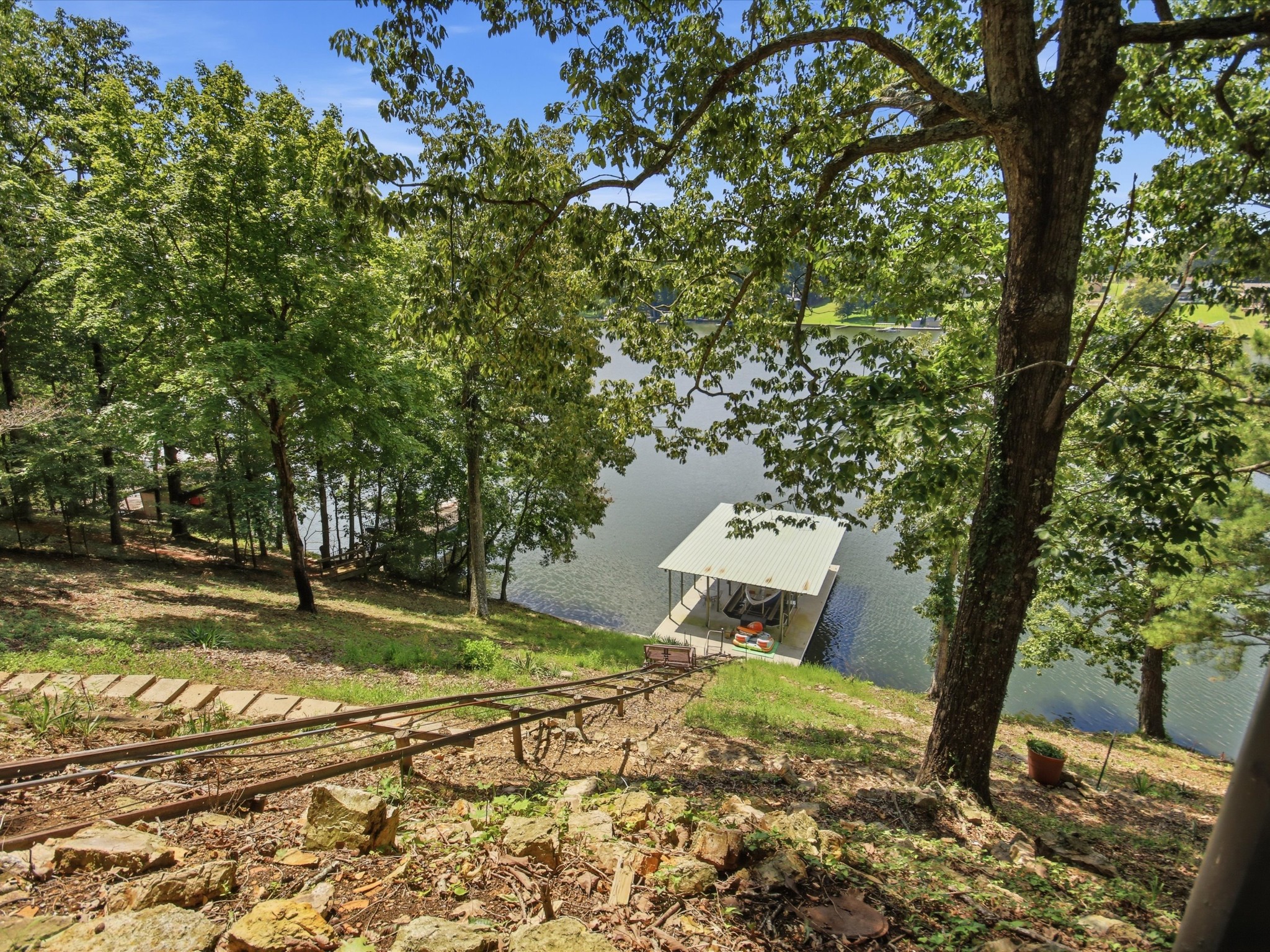 334 Echo Ln Property Photo 31