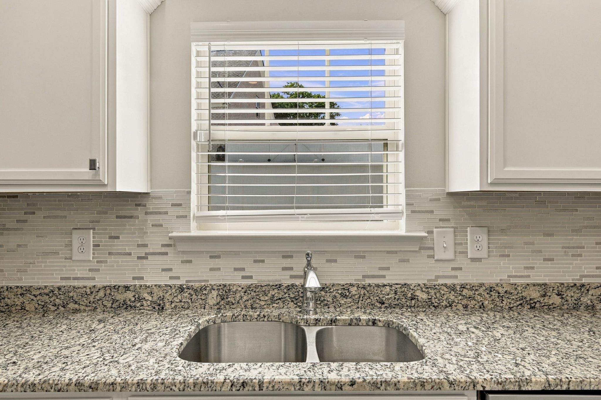 8245 Legacy Way Property Photo 14