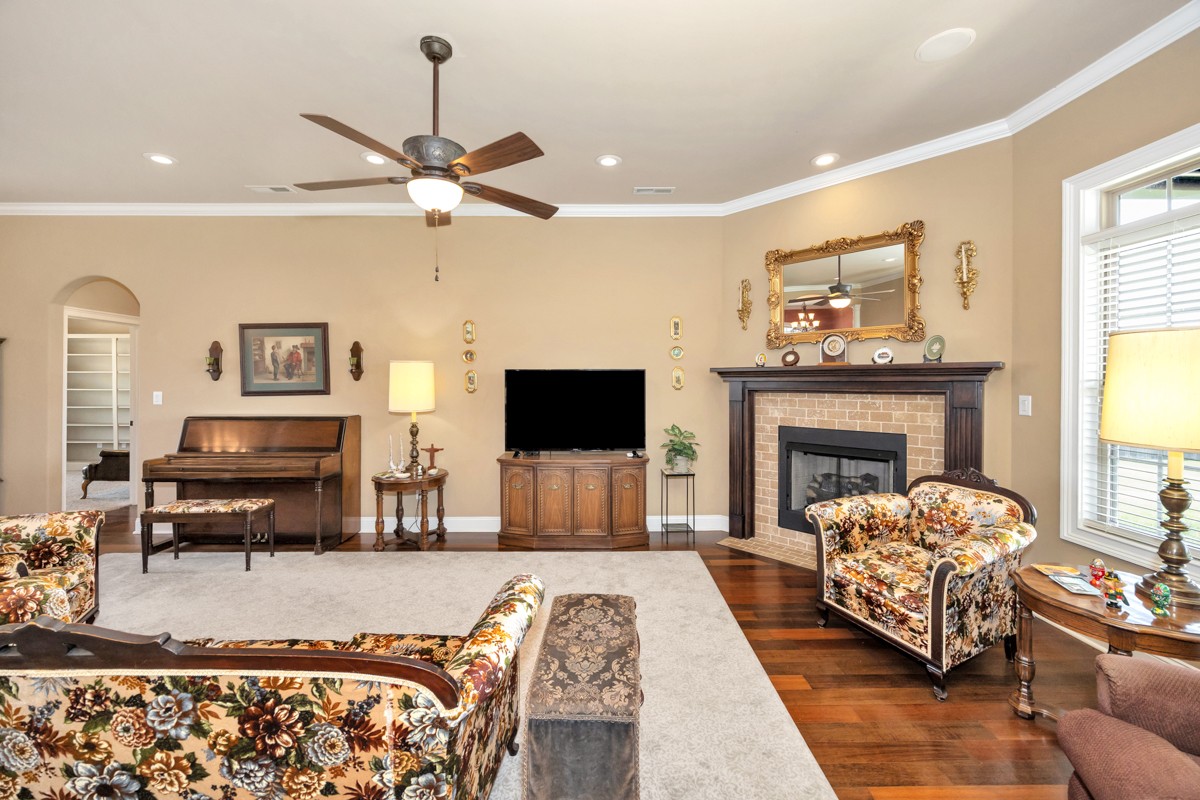 22104 Kennemer Ln Property Photo 14