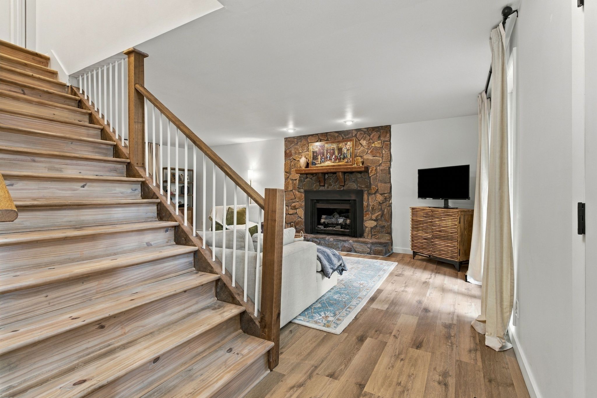 2551 Distillery Rd Property Photo 4