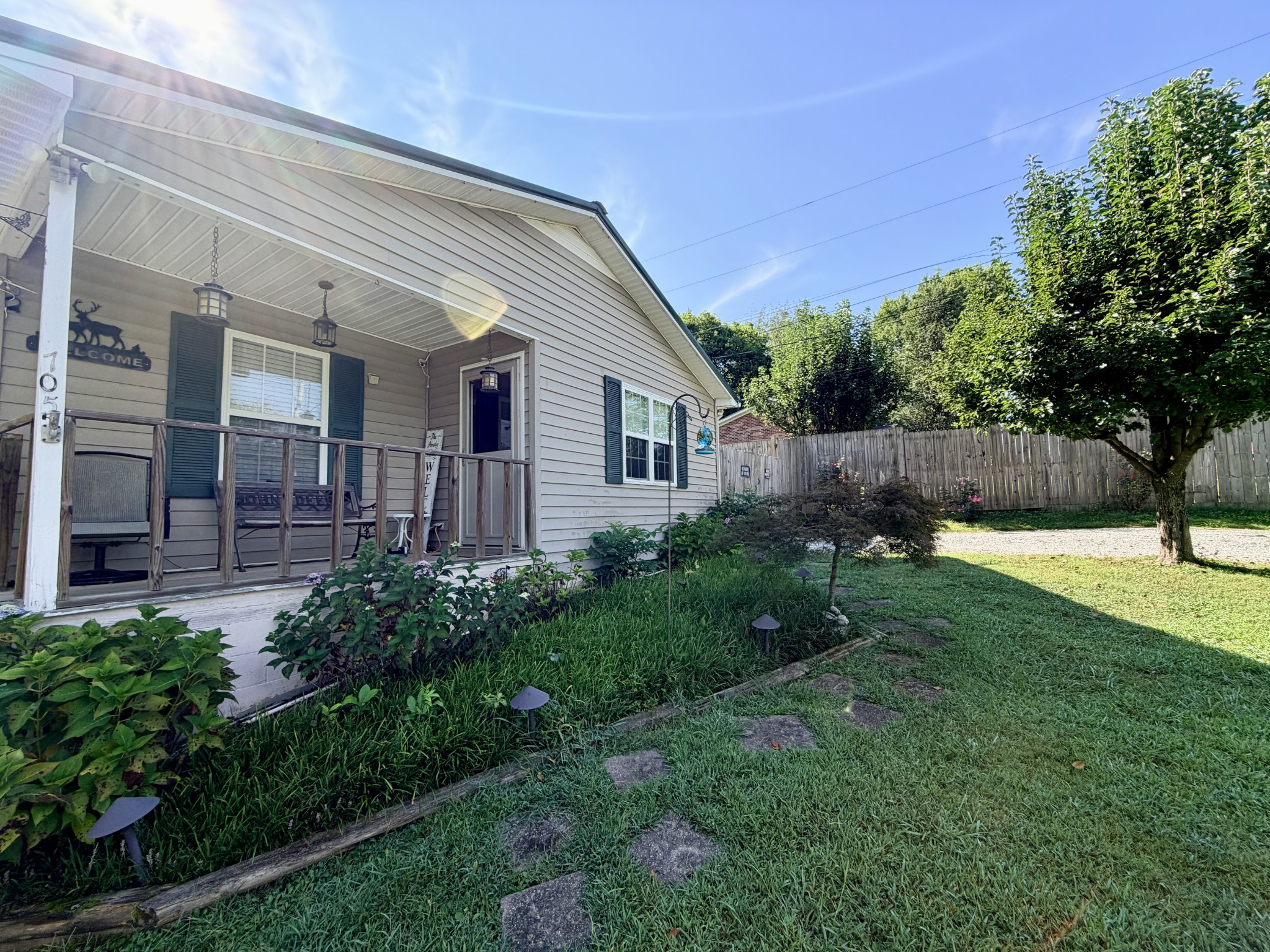 705 Oak St Property Photo 12
