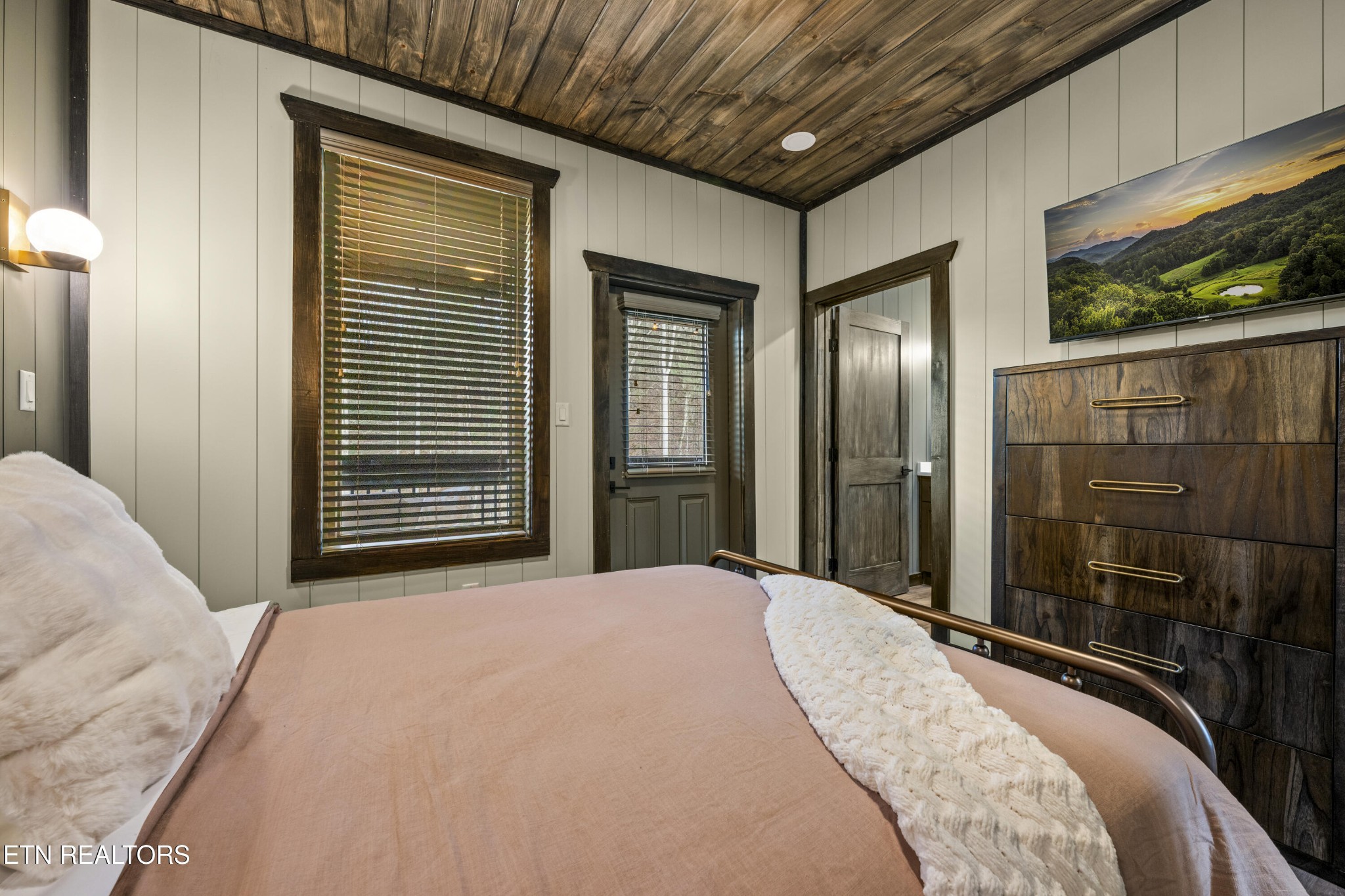 571 Warbonnet Way Property Photo 26