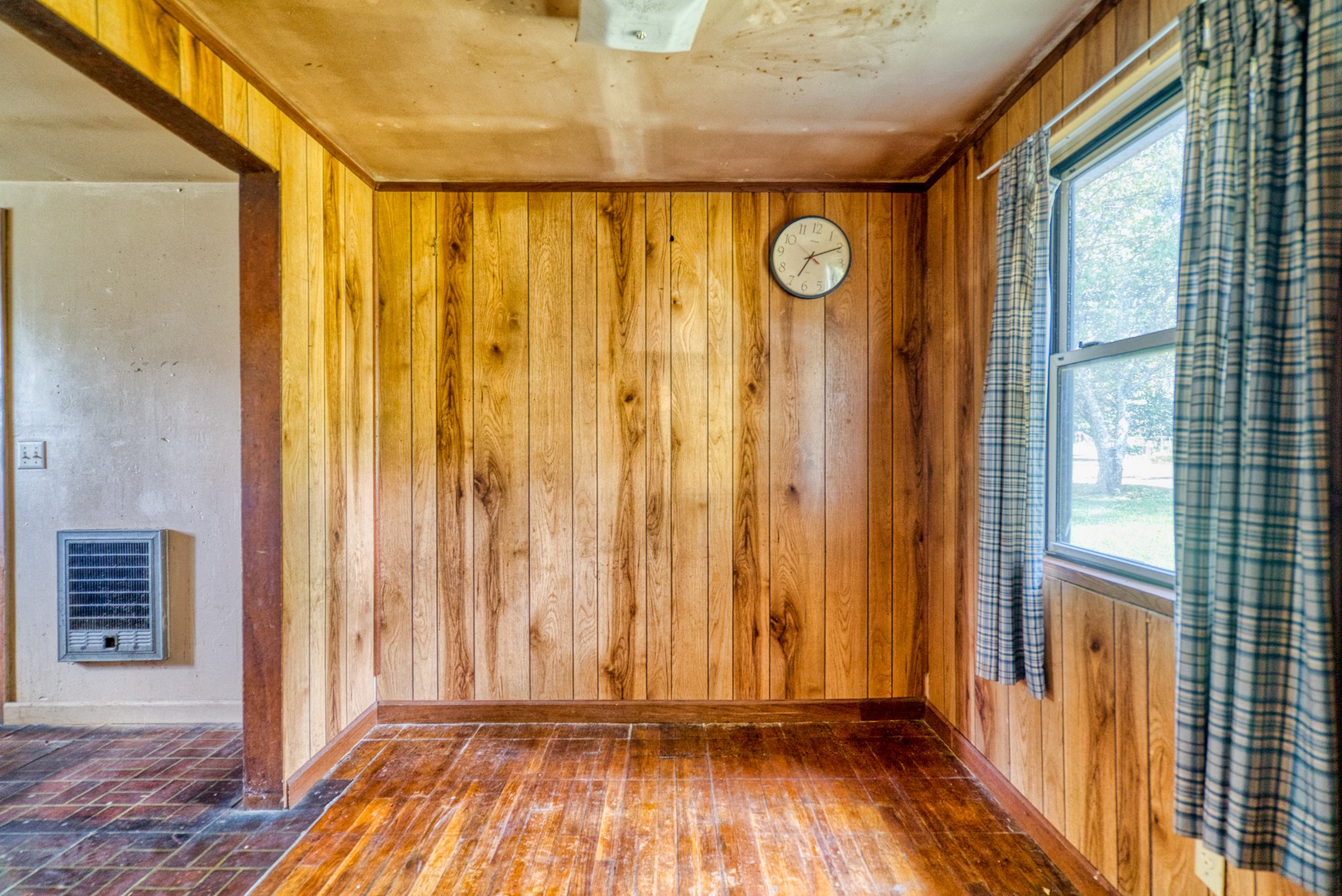 7528 Swift Rd, S Property Photo 4