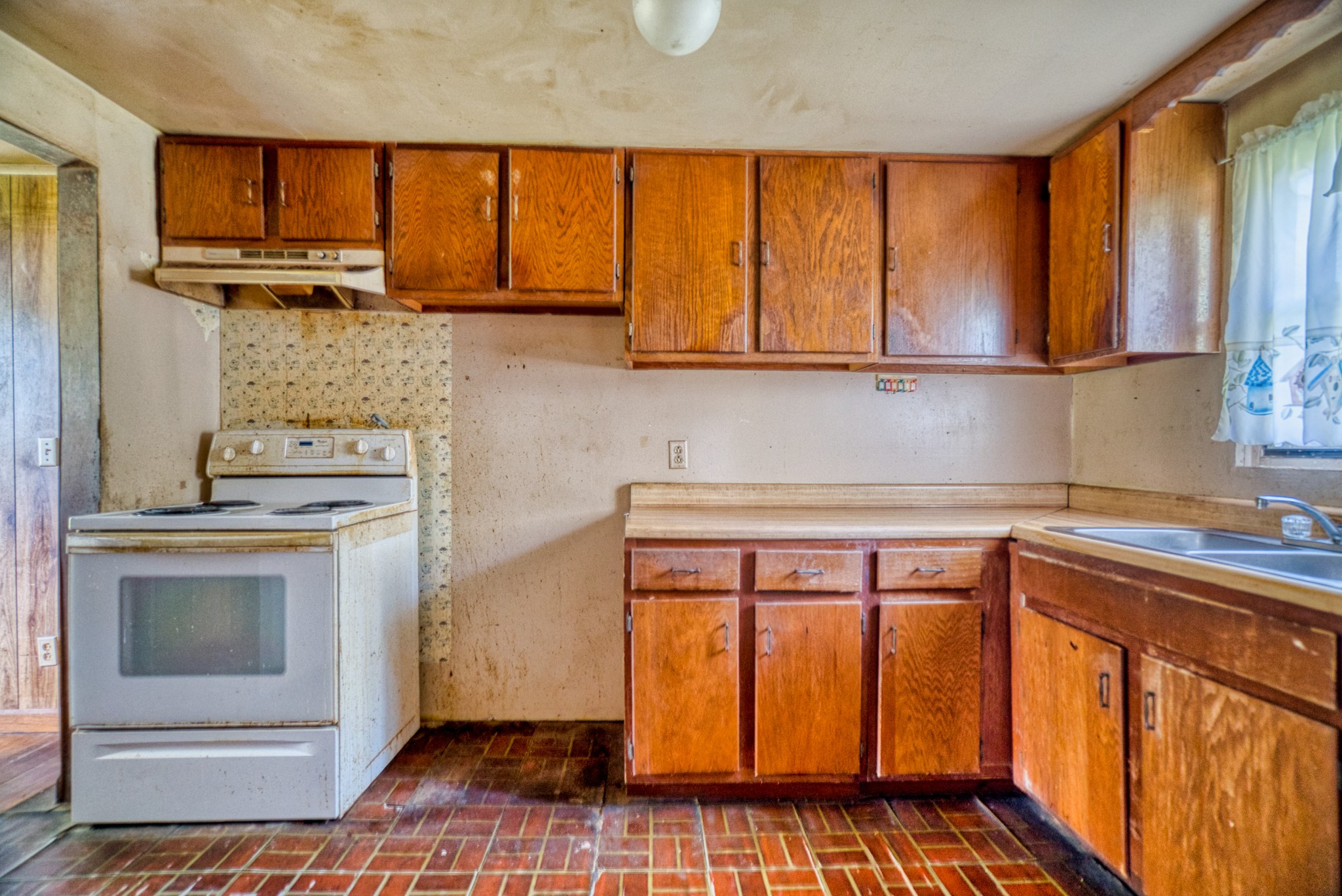 7528 Swift Rd, S Property Photo 9