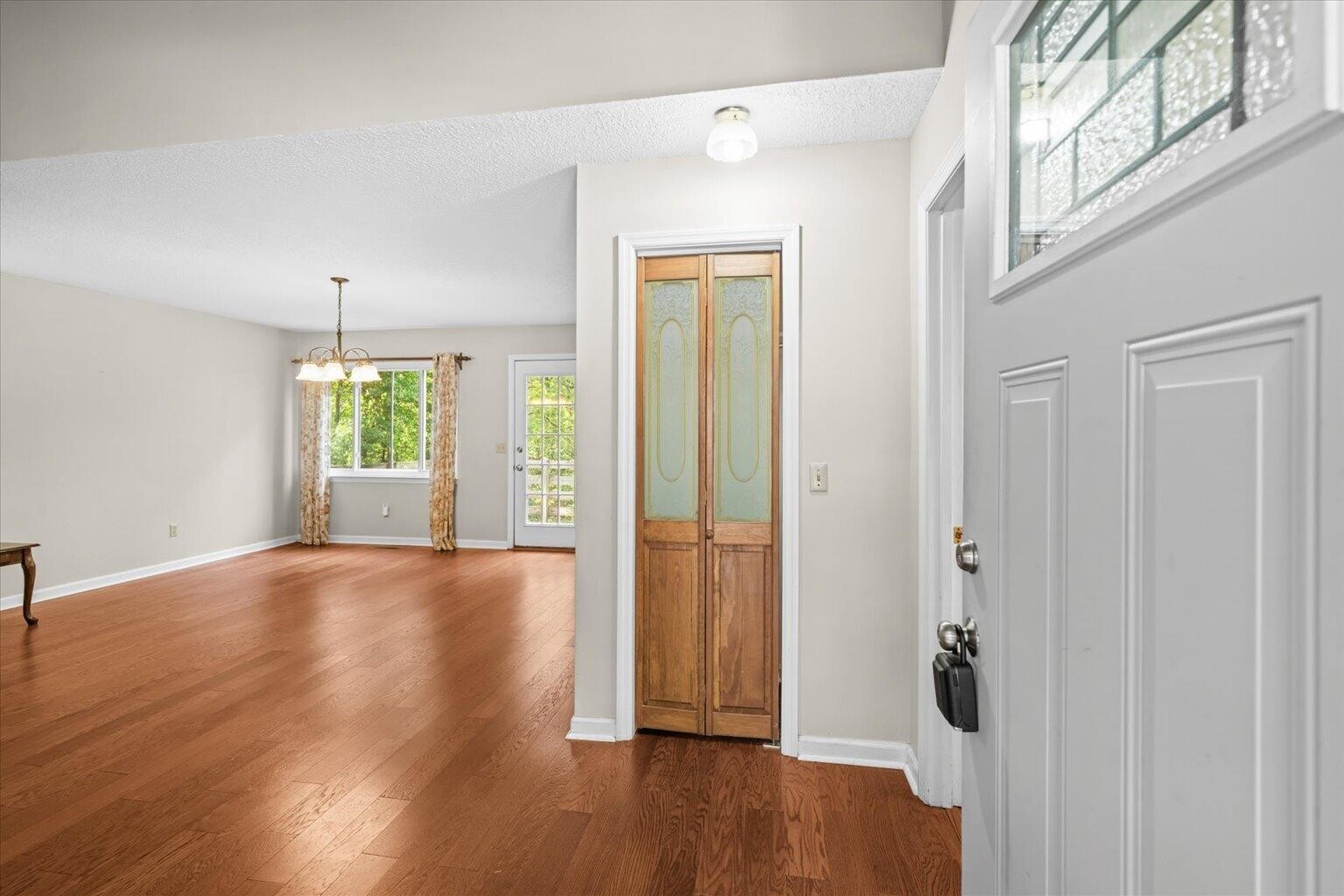 231 Fox Run Circle, S Property Photo 6