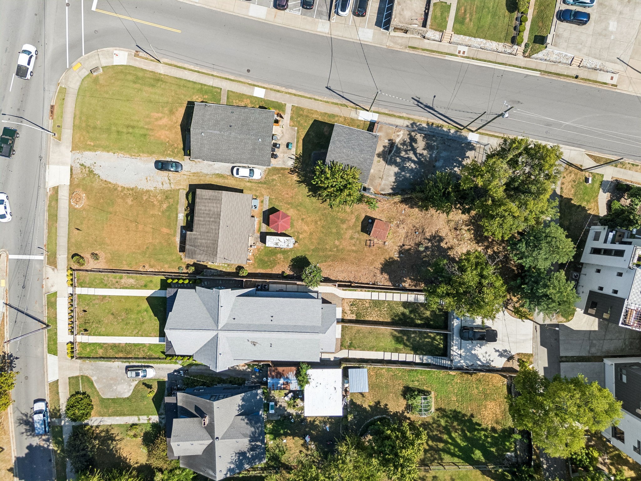 817 Acklen Ave Property Photo 2