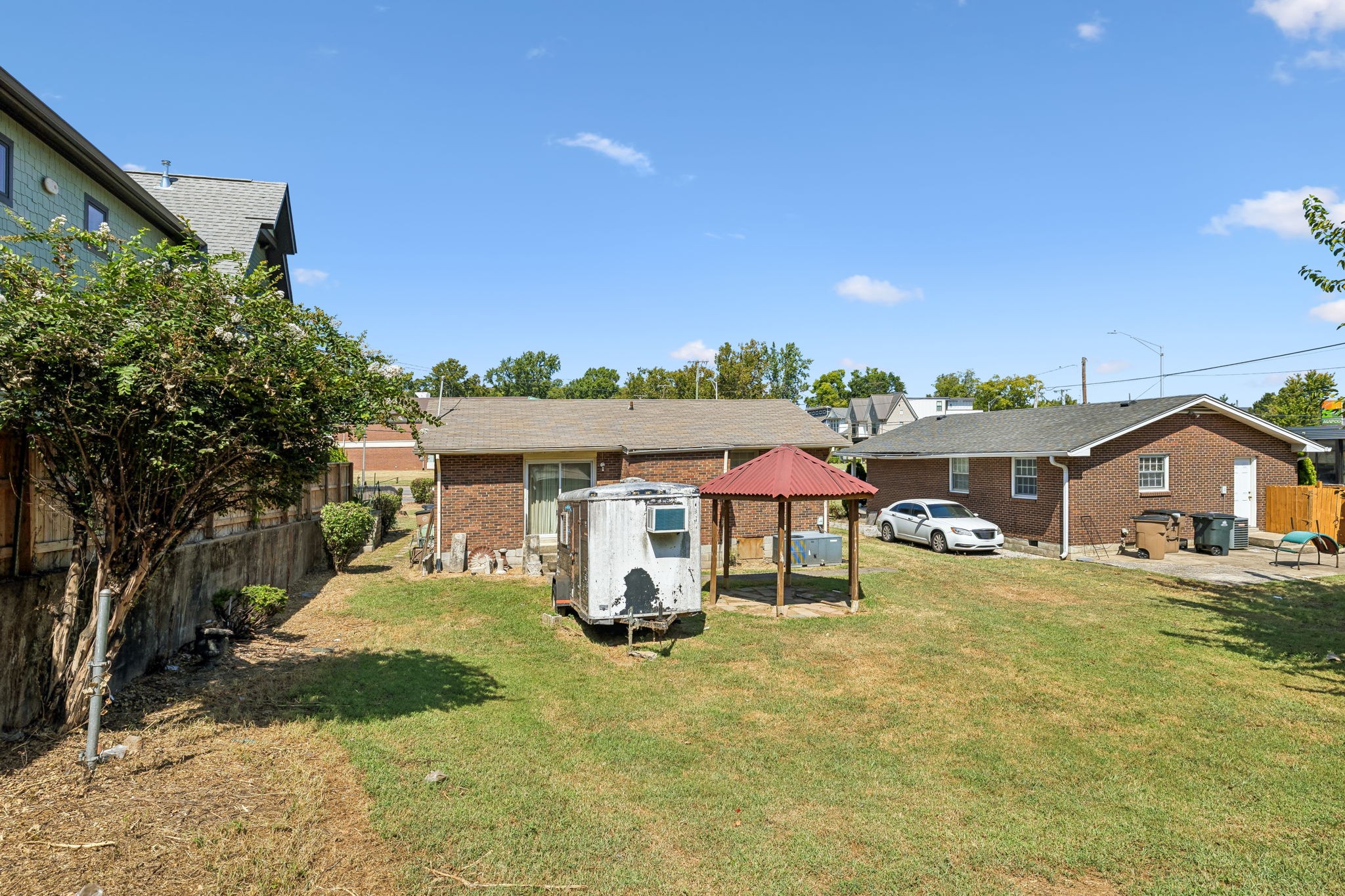817 Acklen Ave Property Photo 4