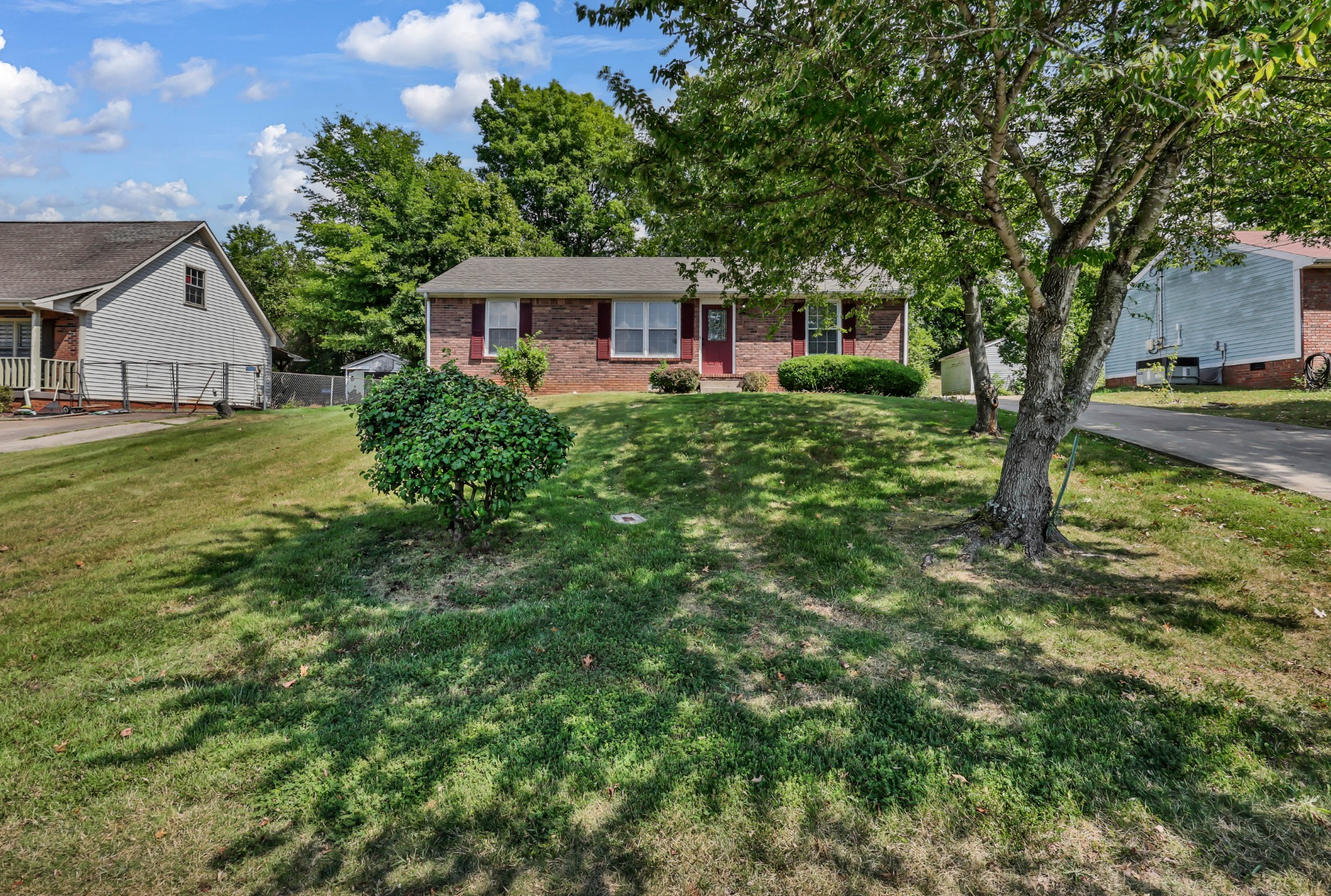 711 Green Valley Ct