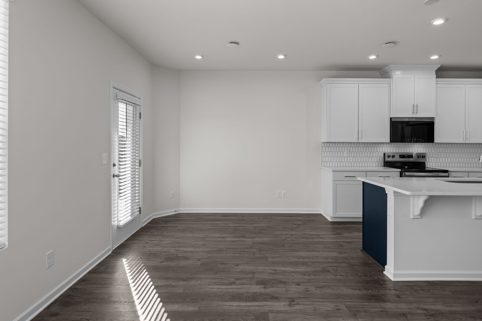 5025 Dayflower Drive Property Photo 10