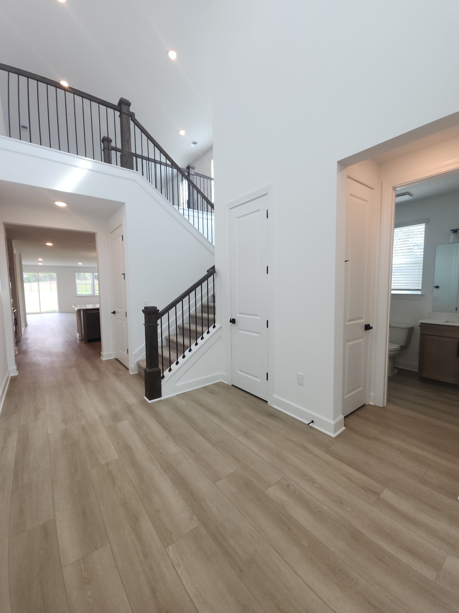 136 West Cassa Way Property Photo 4