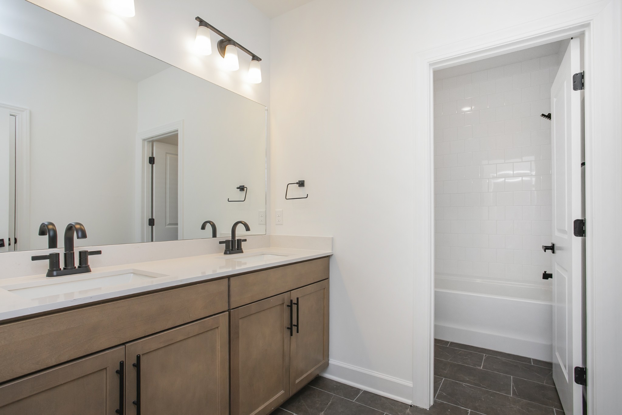 136 West Cassa Way Property Photo 40