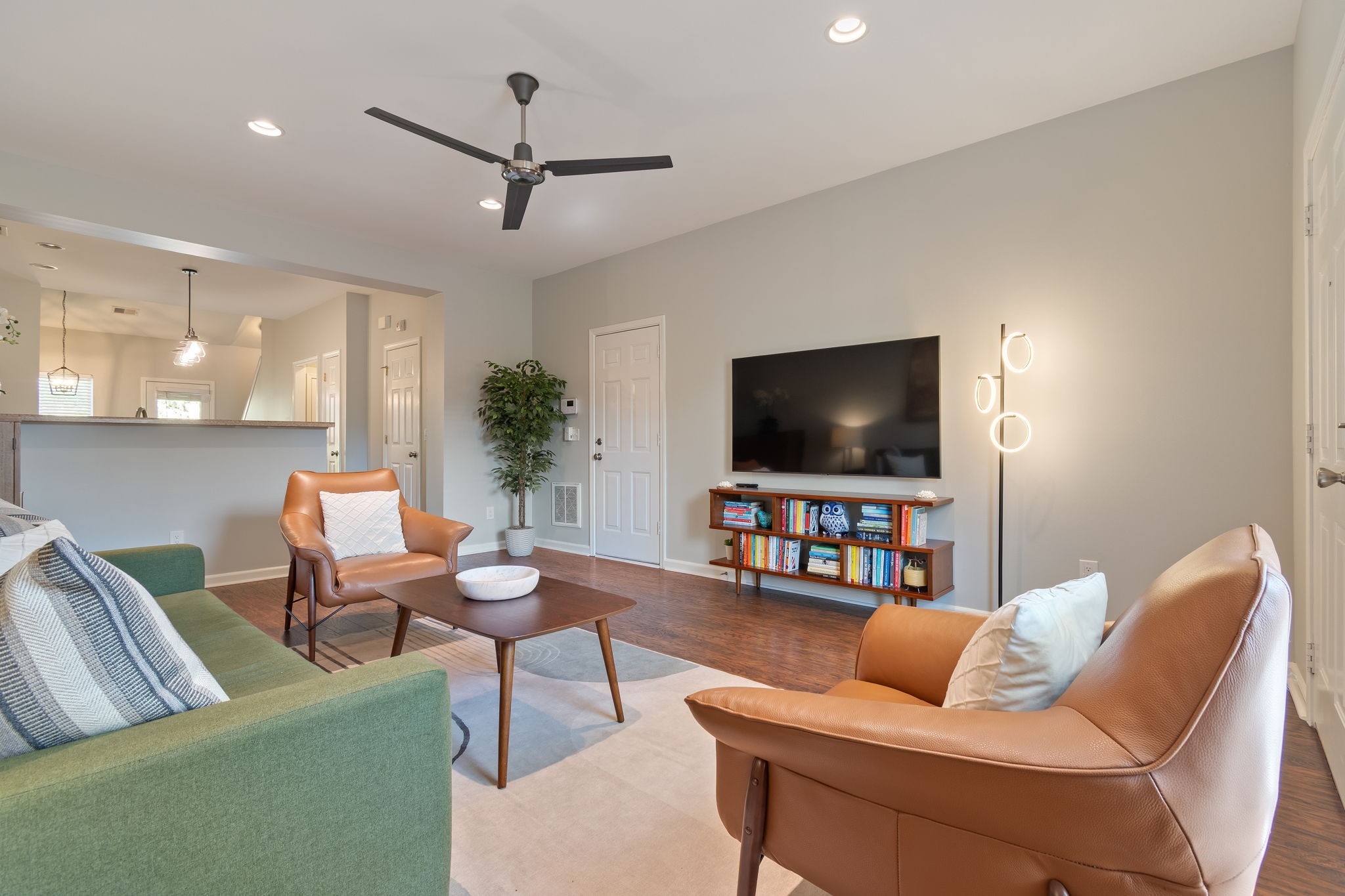 420 Normandy Cir Property Photo 4