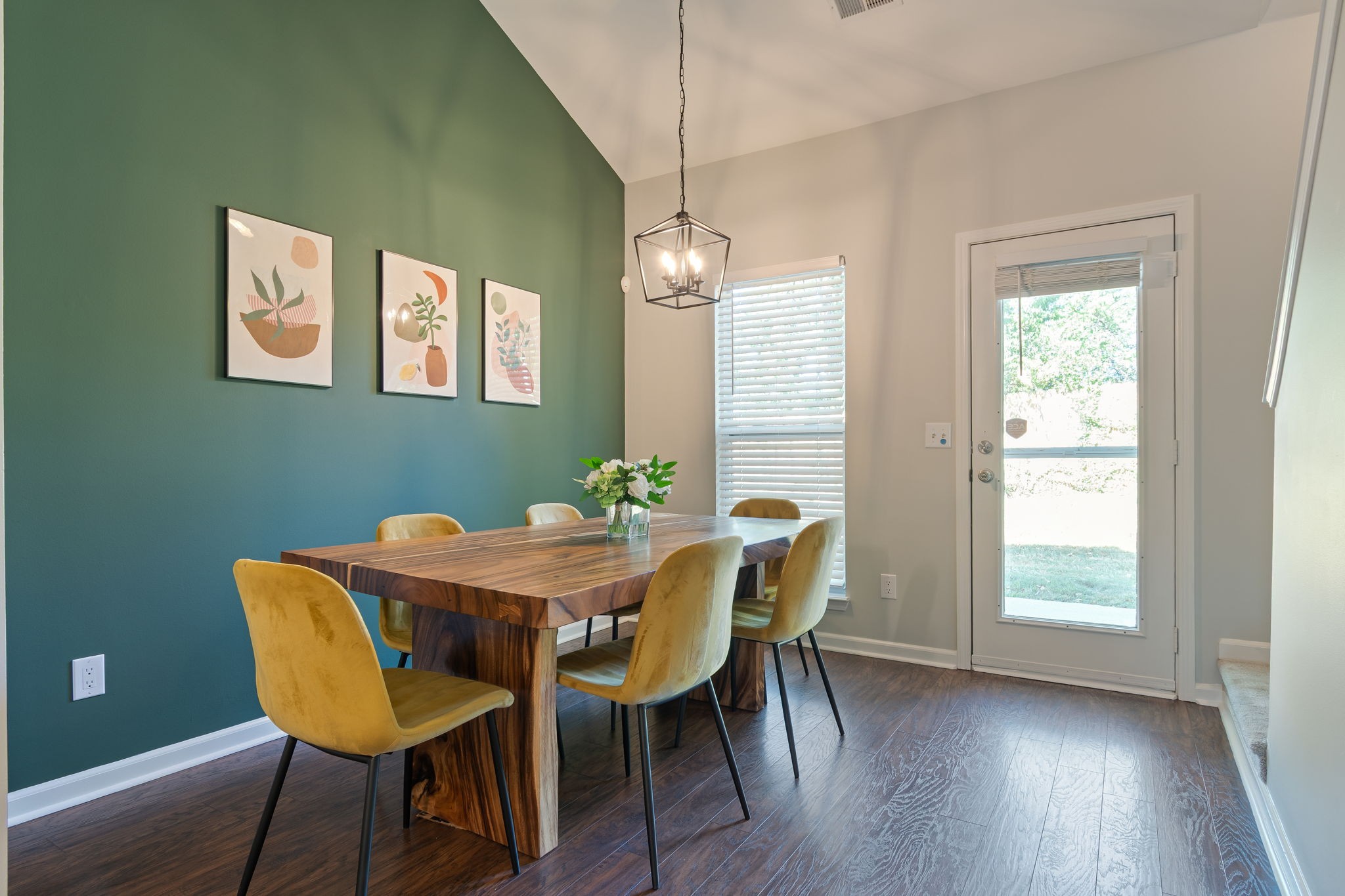 420 Normandy Cir Property Photo 12