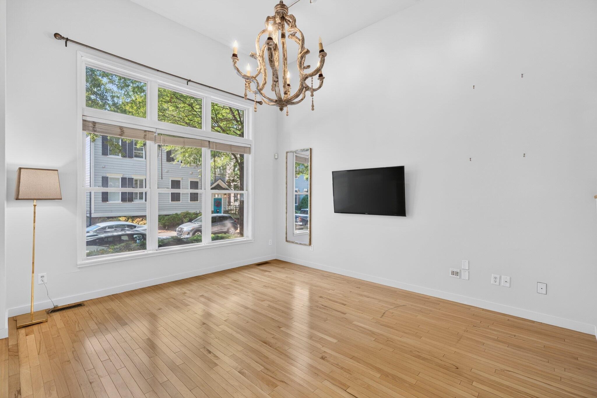 133 W 17th Street Property Photo 11