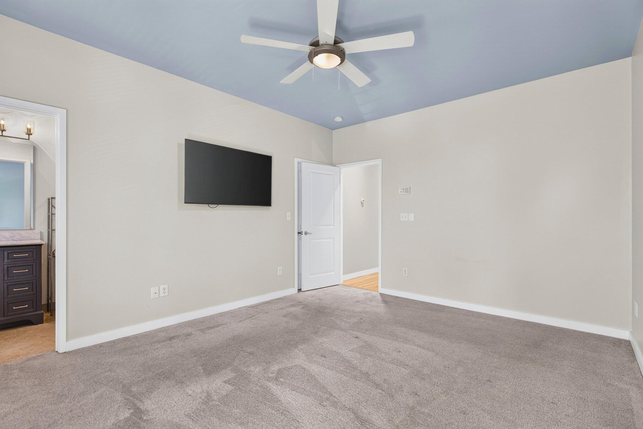 133 W 17th Street Property Photo 24