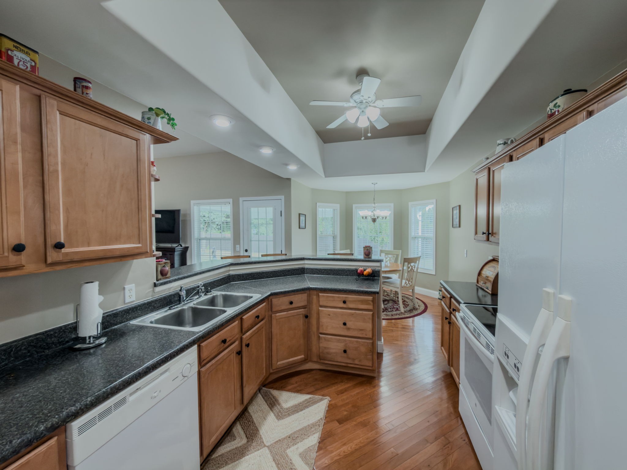 2169 Iris Ln Property Photo 4