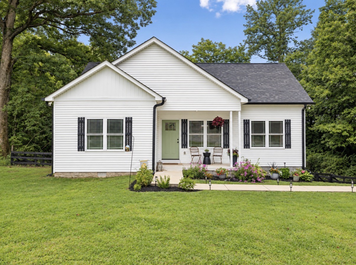 3027 Highway 49 W Property Photo 1