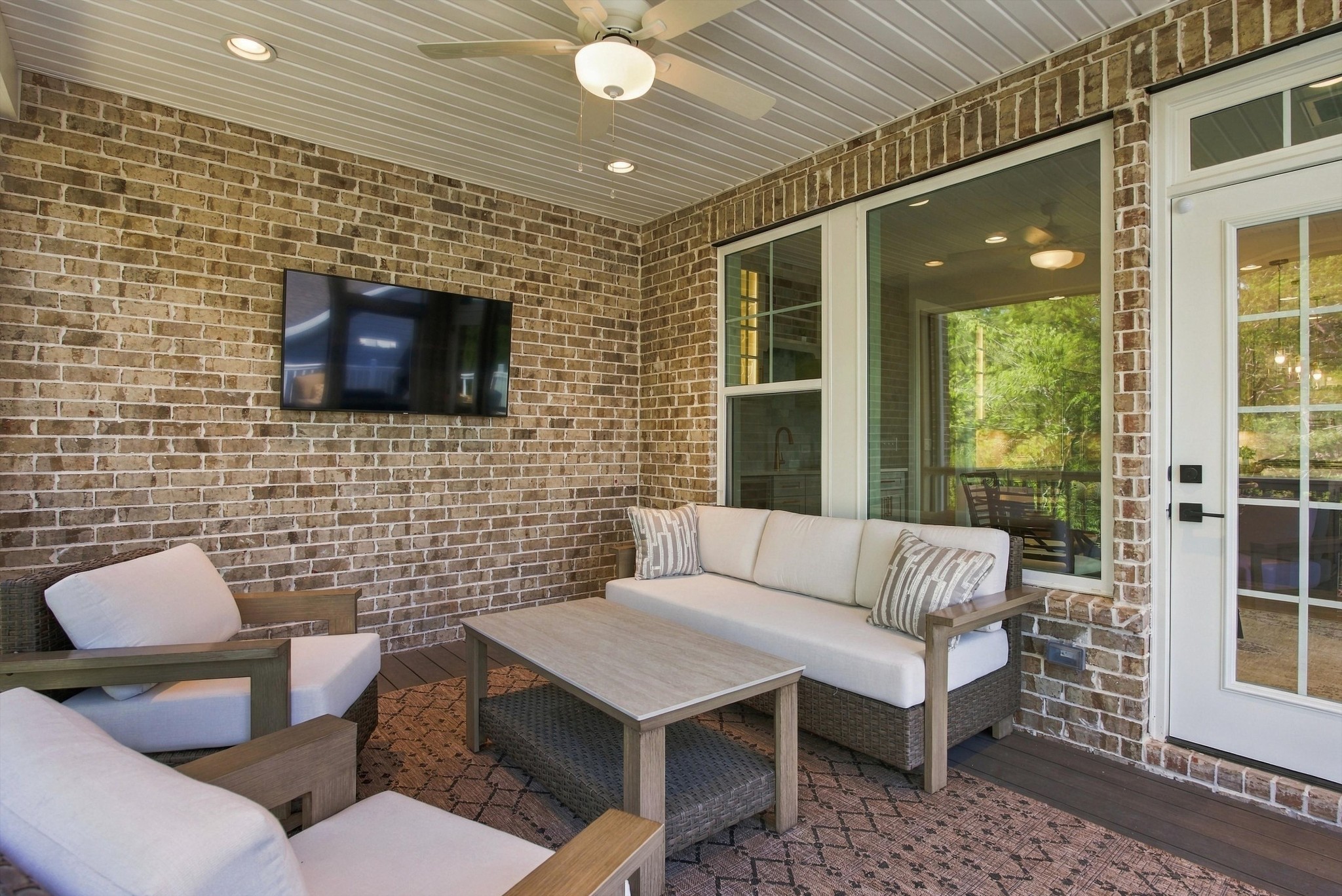 810 Westchester Cir Property Photo 32