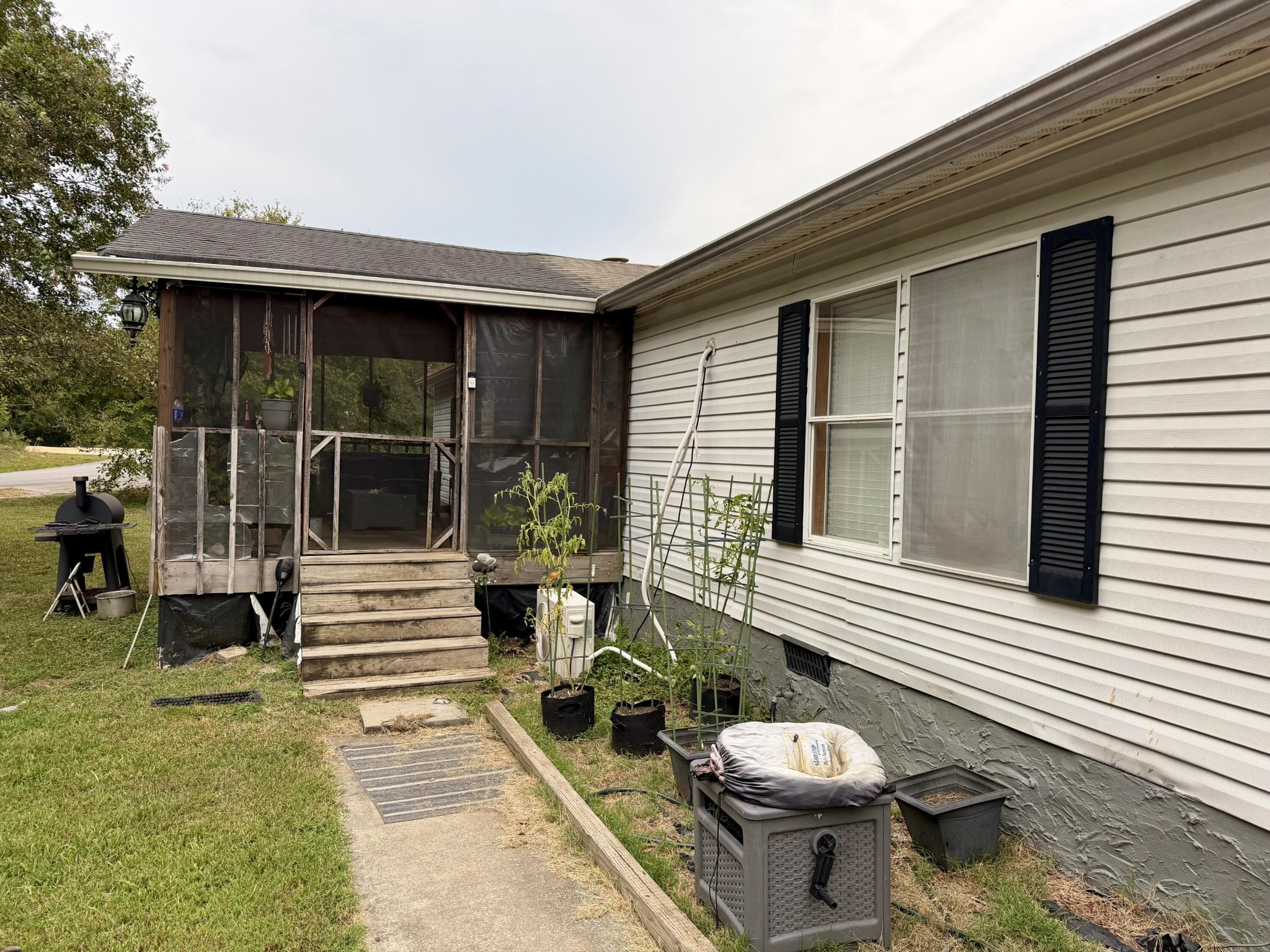 689 Schmitt Road Property Photo 1
