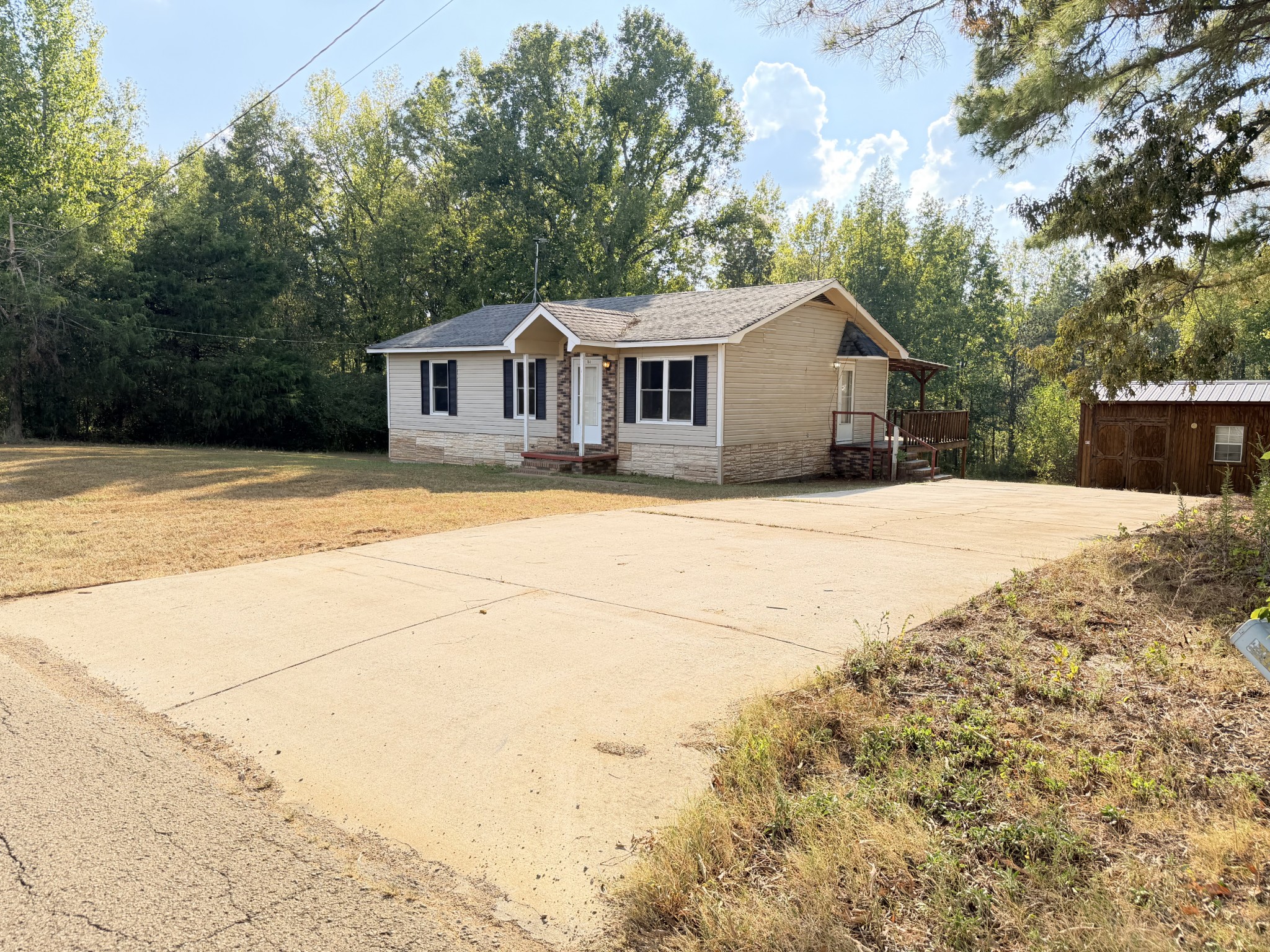 155 Dickson Rd Property Photo 1