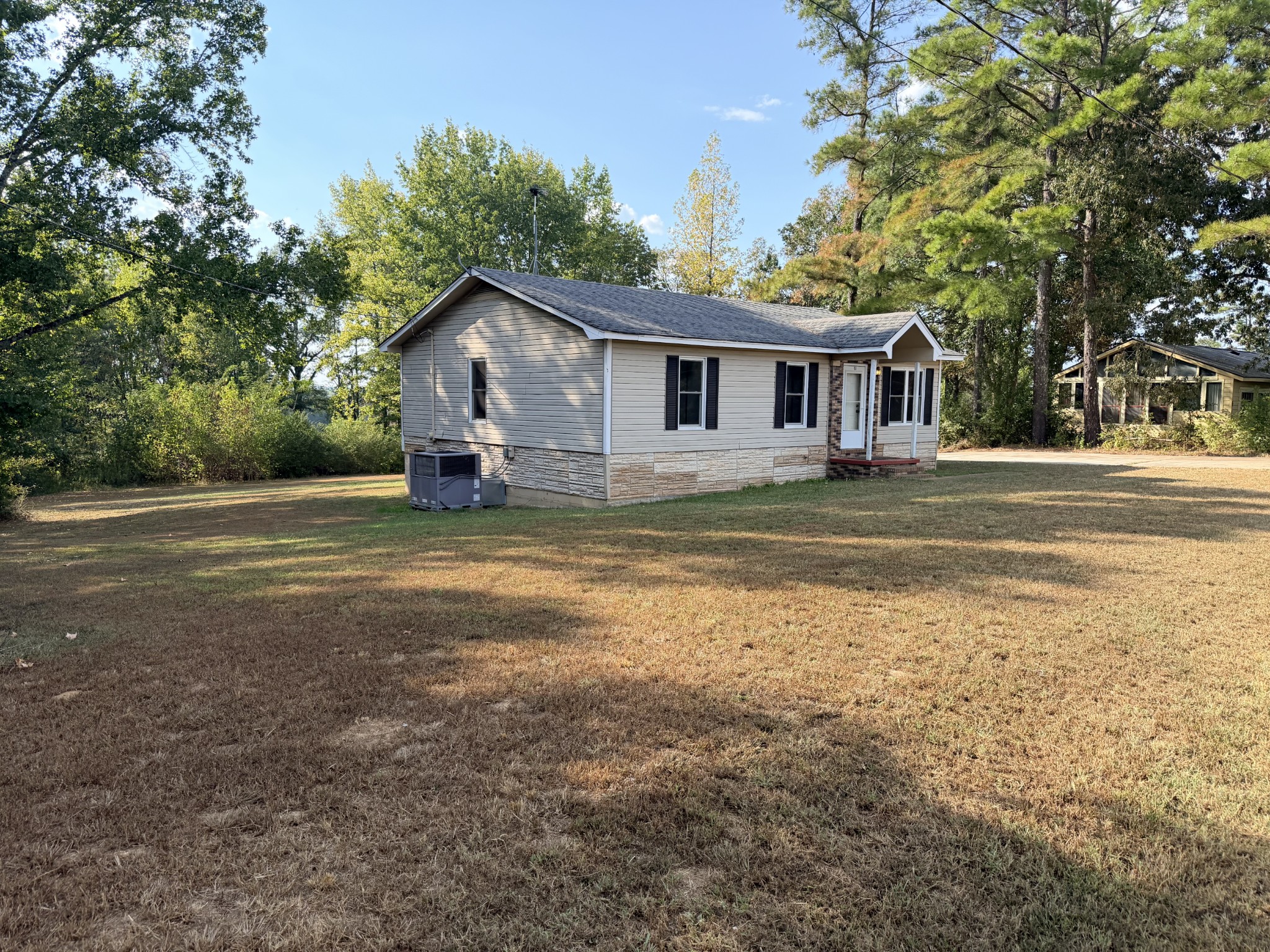 155 Dickson Rd Property Photo 2