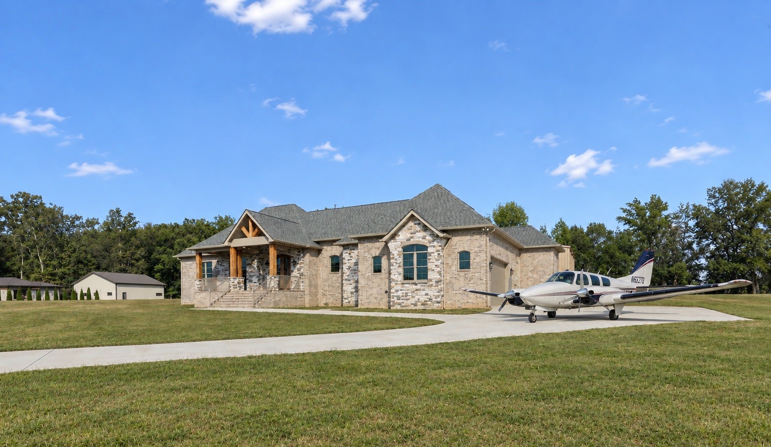 106 Chandelle Dr Property Photo 1