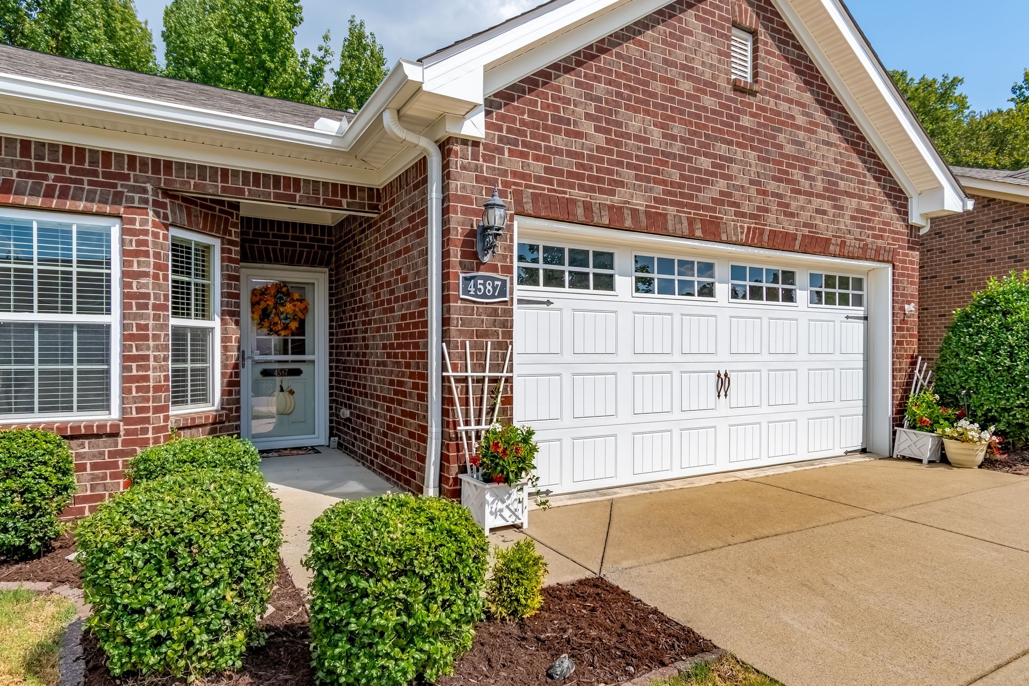 4587 Boxcroft Cir Property Photo 2