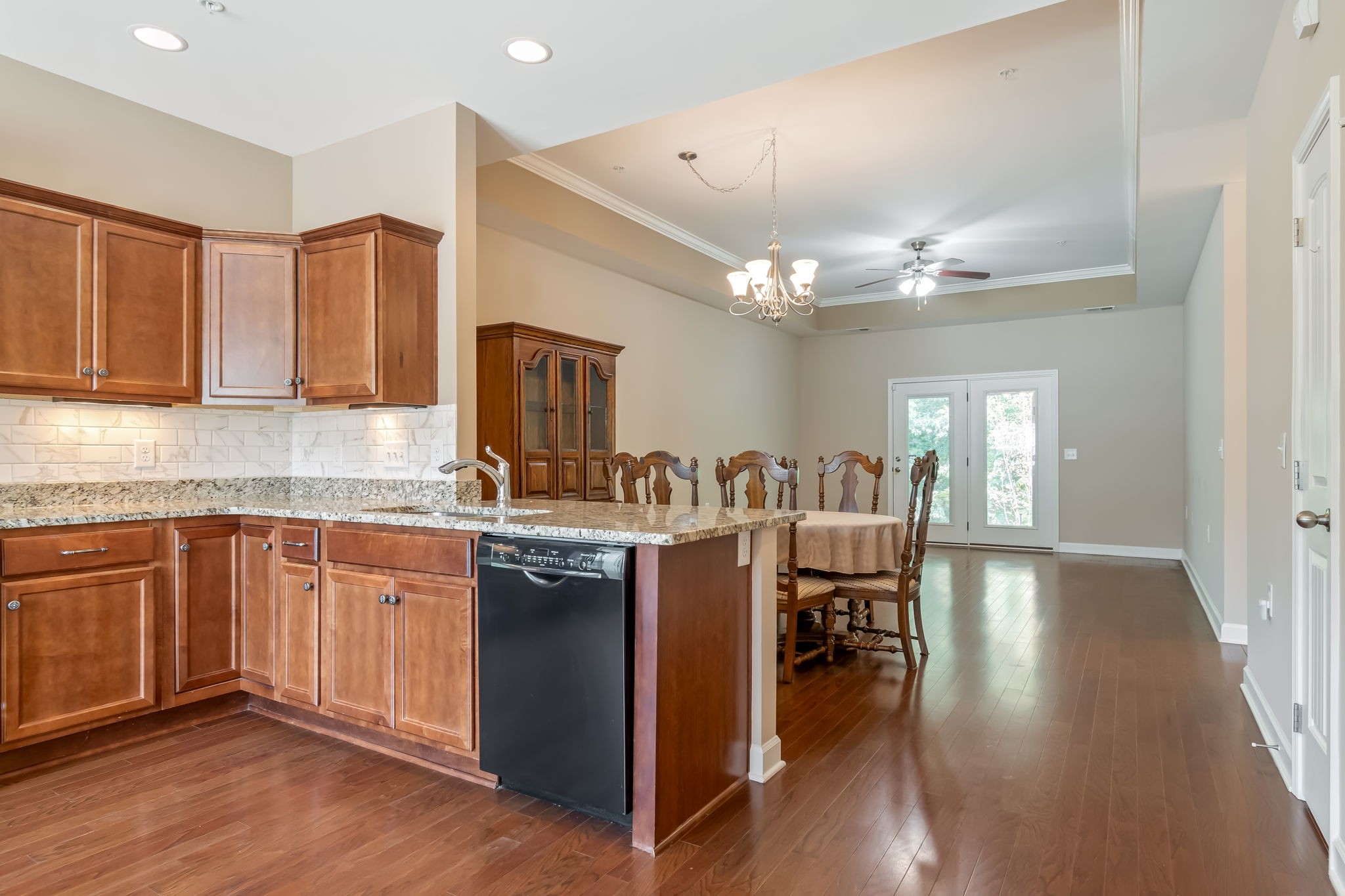 4587 Boxcroft Cir Property Photo 6