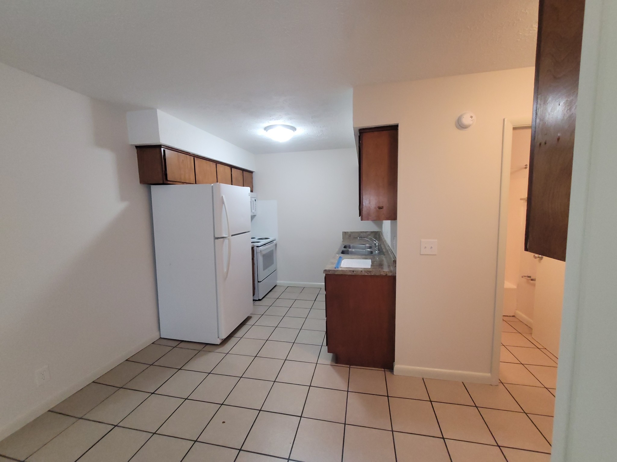 211 Cherry St Property Photo 4