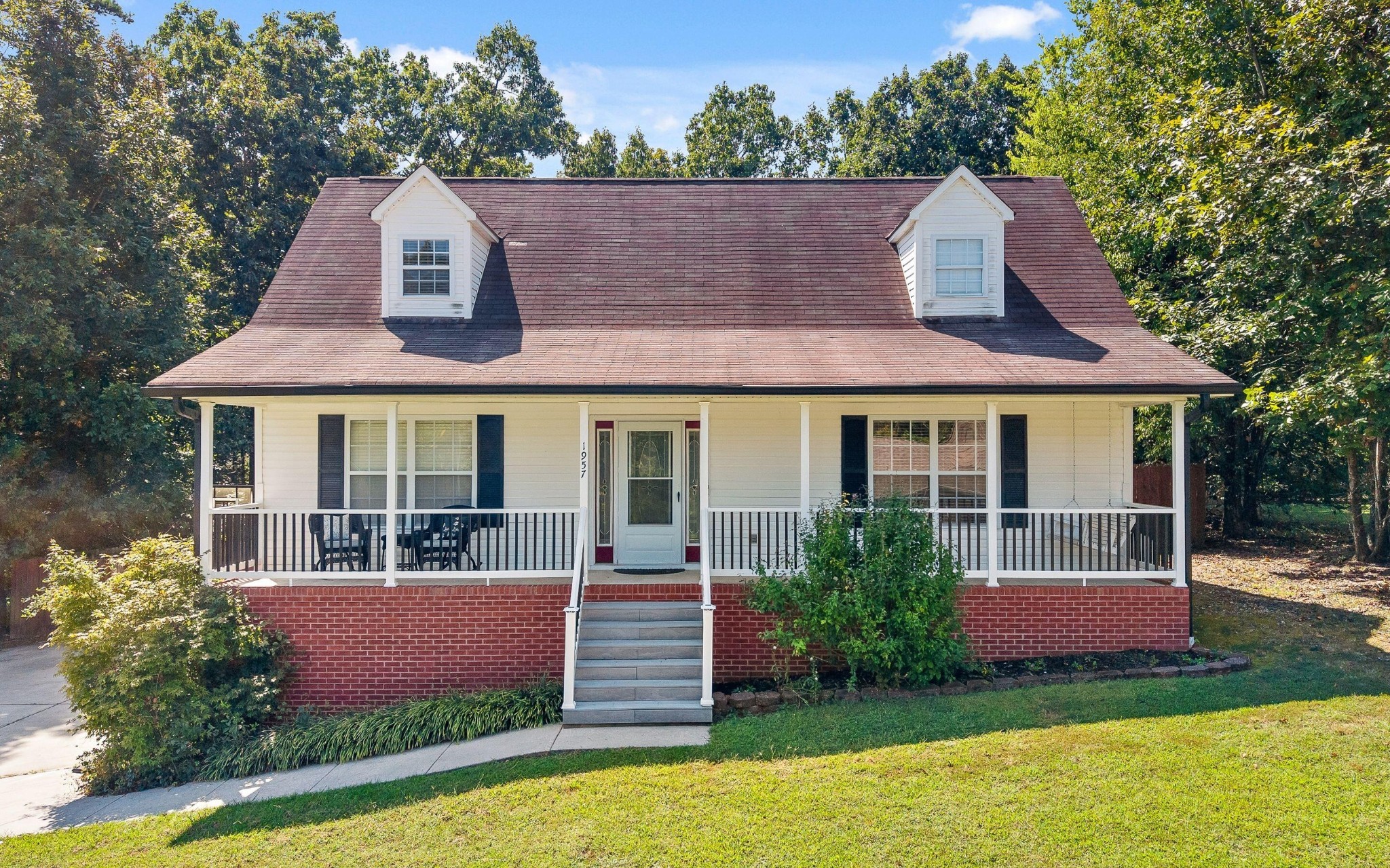 1957 Hardwood Lane Property Photo 1