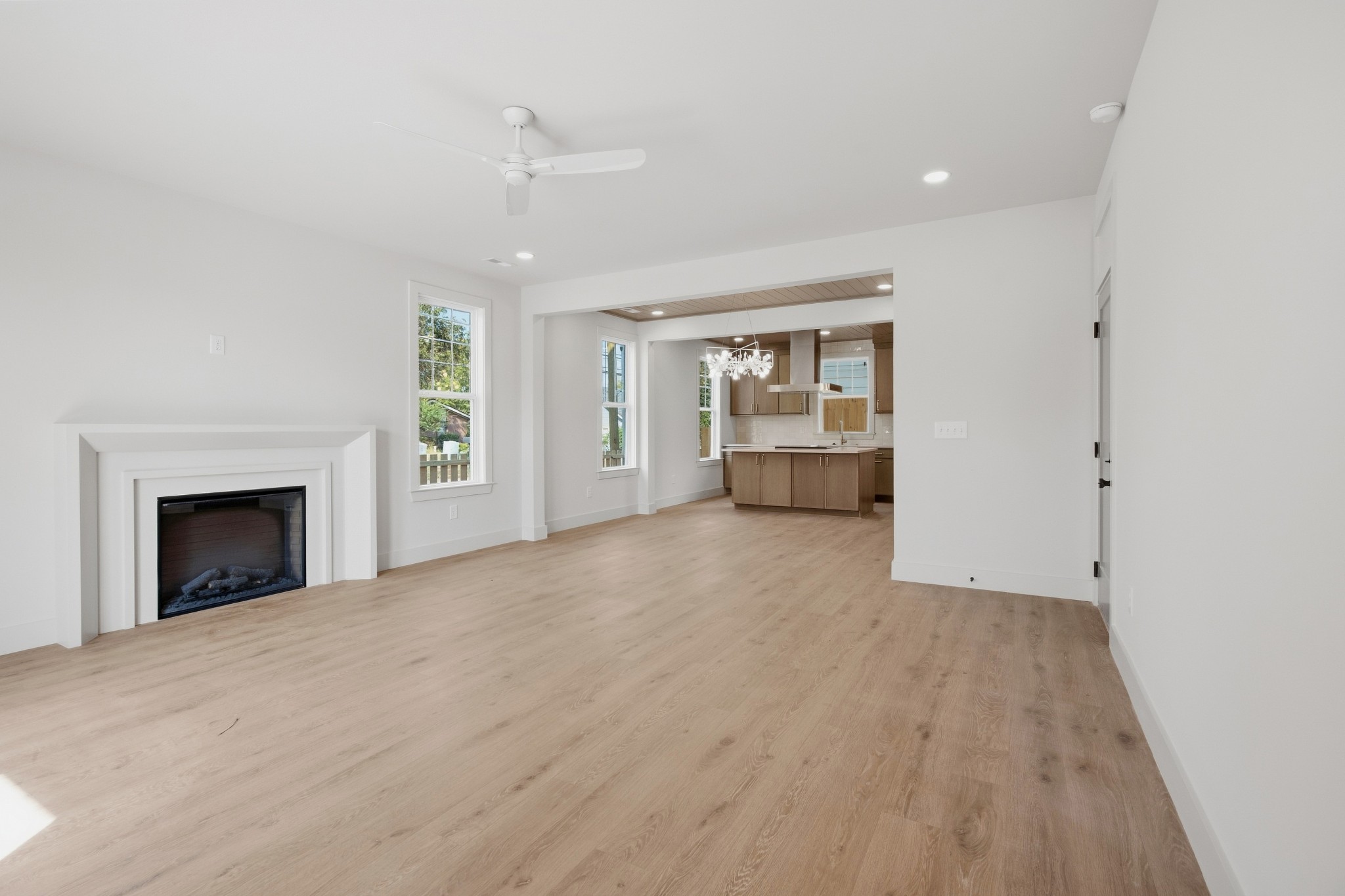 1010 Clemmons St Property Photo 9