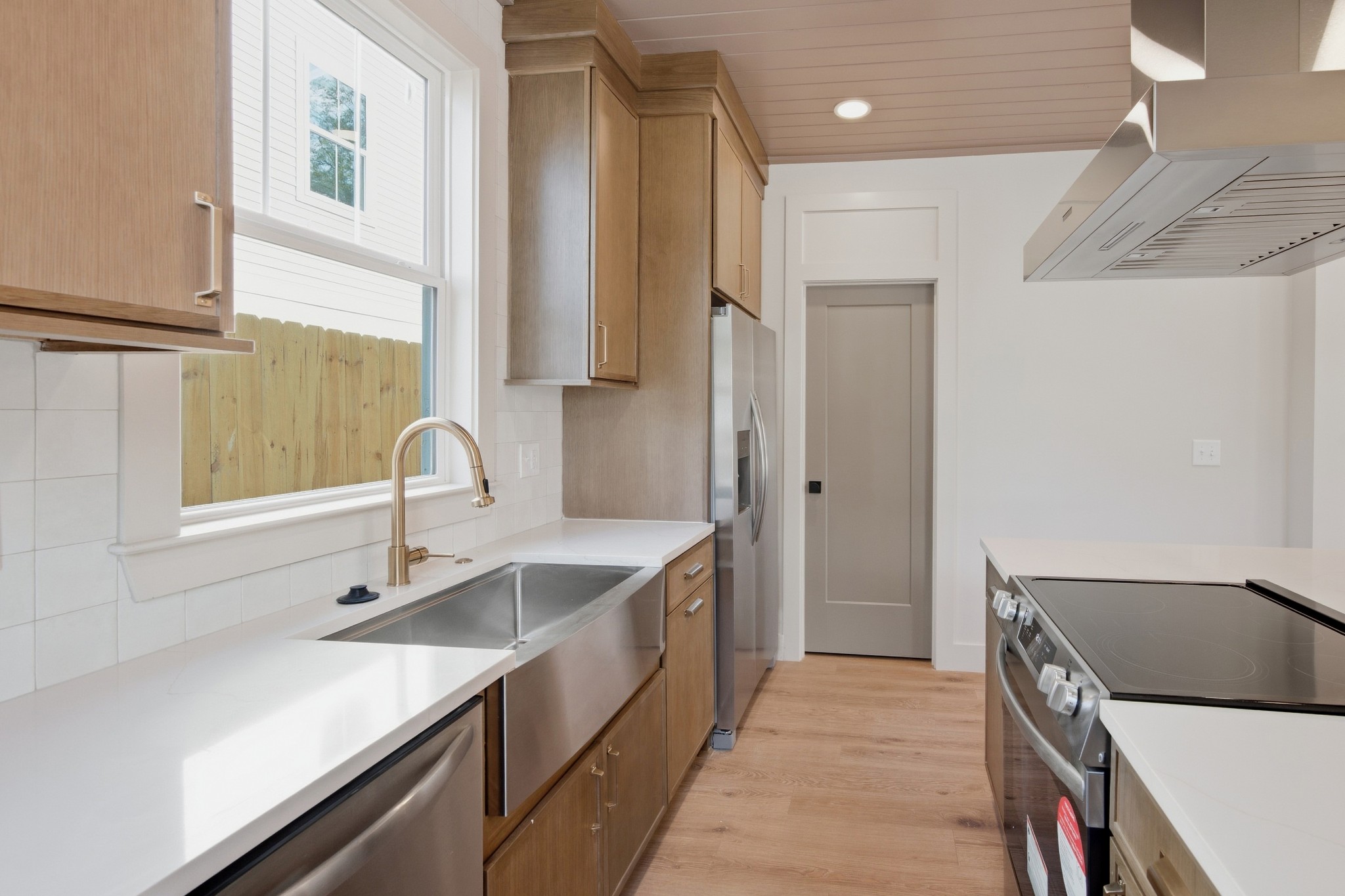 1010 Clemmons St Property Photo 10