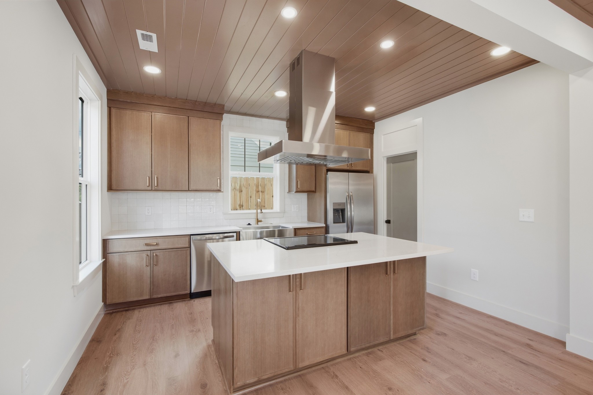 1010 Clemmons St Property Photo 13