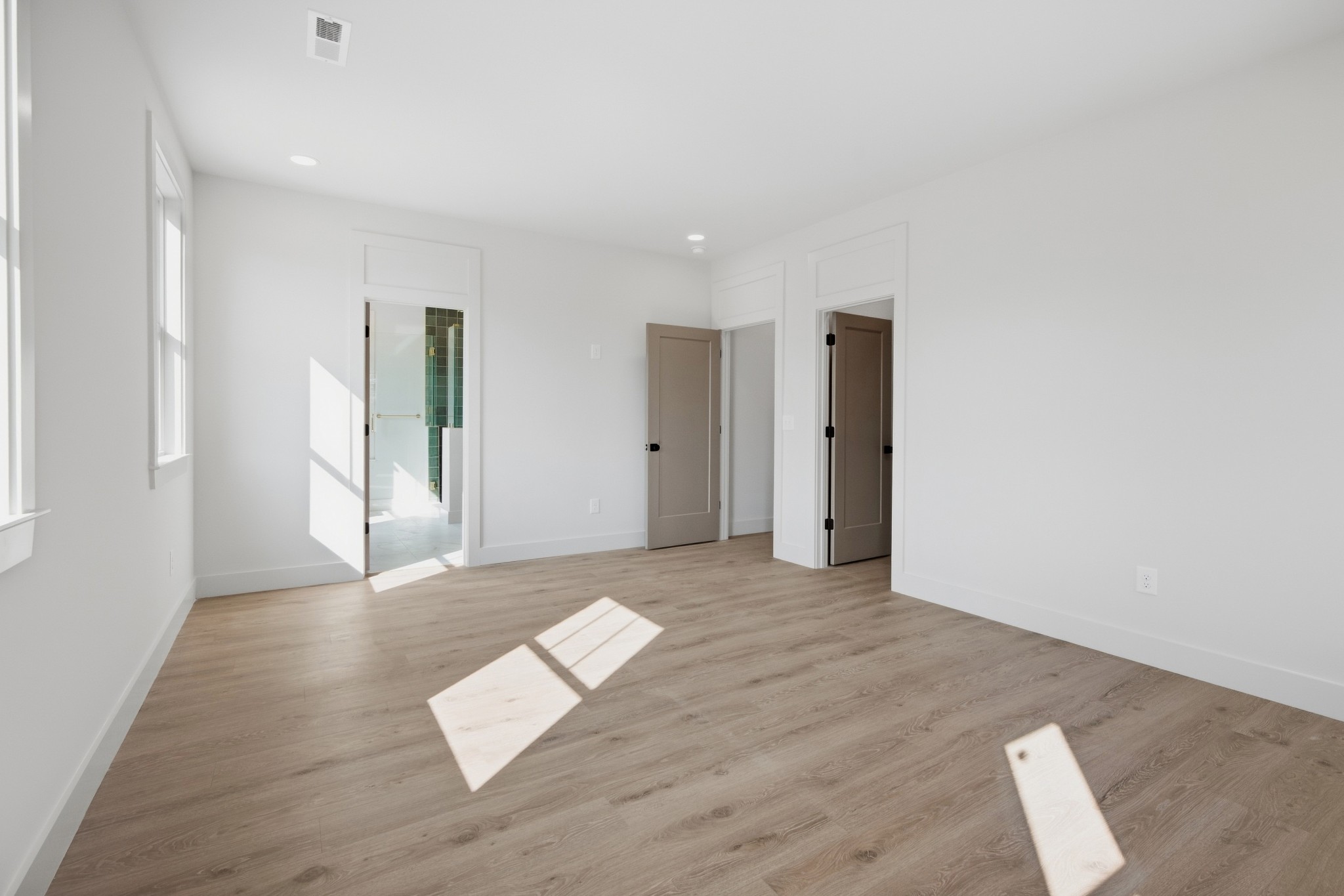 1010 Clemmons St Property Photo 16