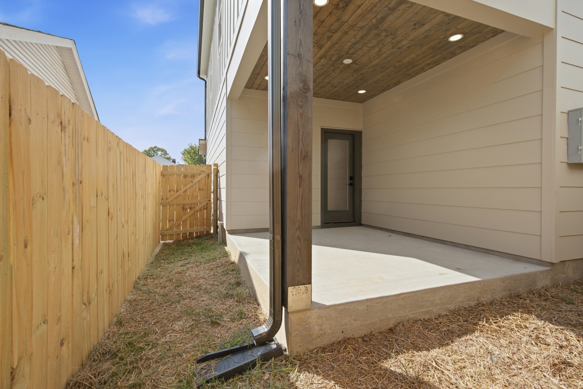 1010 Clemmons St Property Photo 36