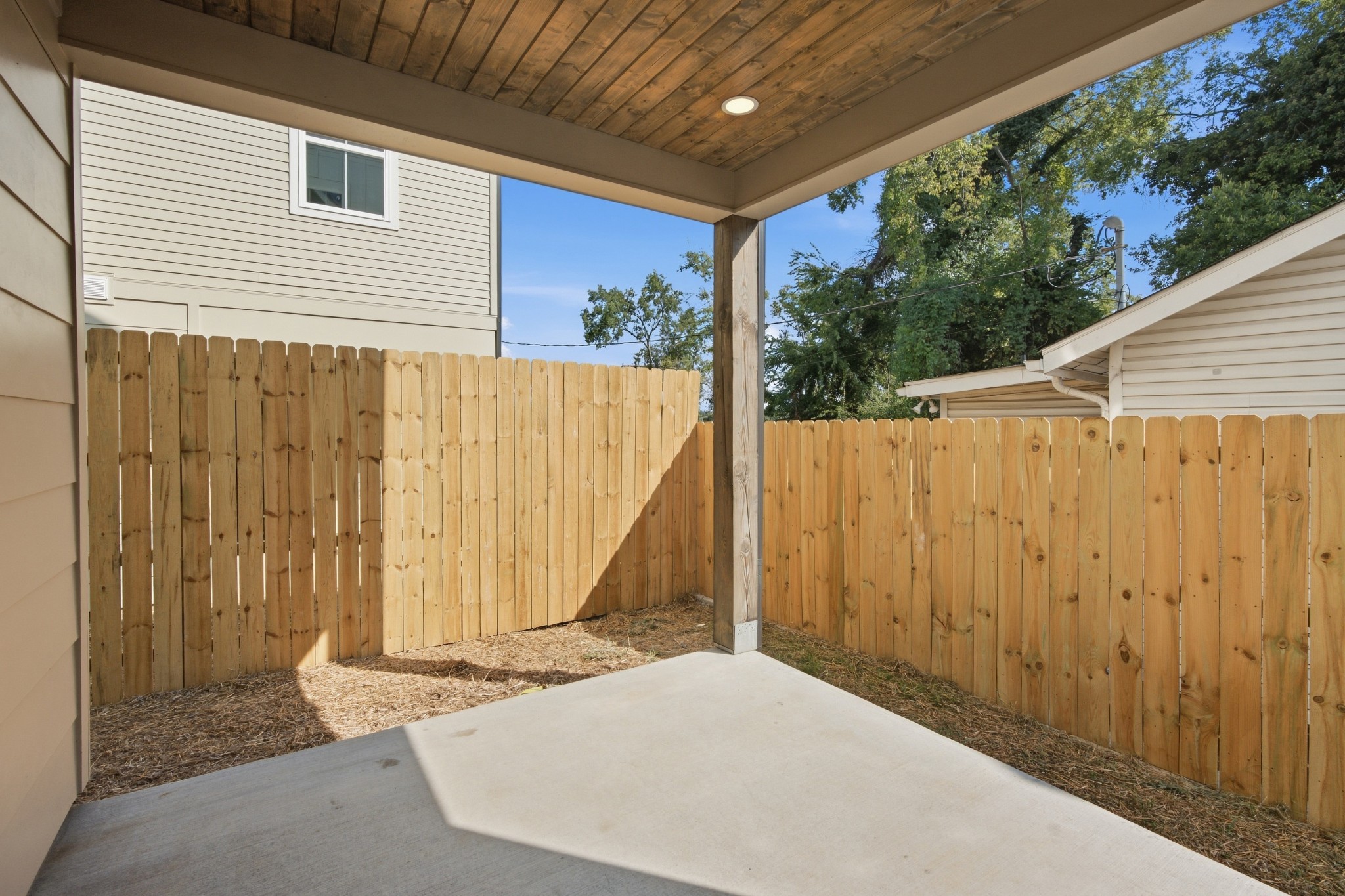1010 Clemmons St Property Photo 38