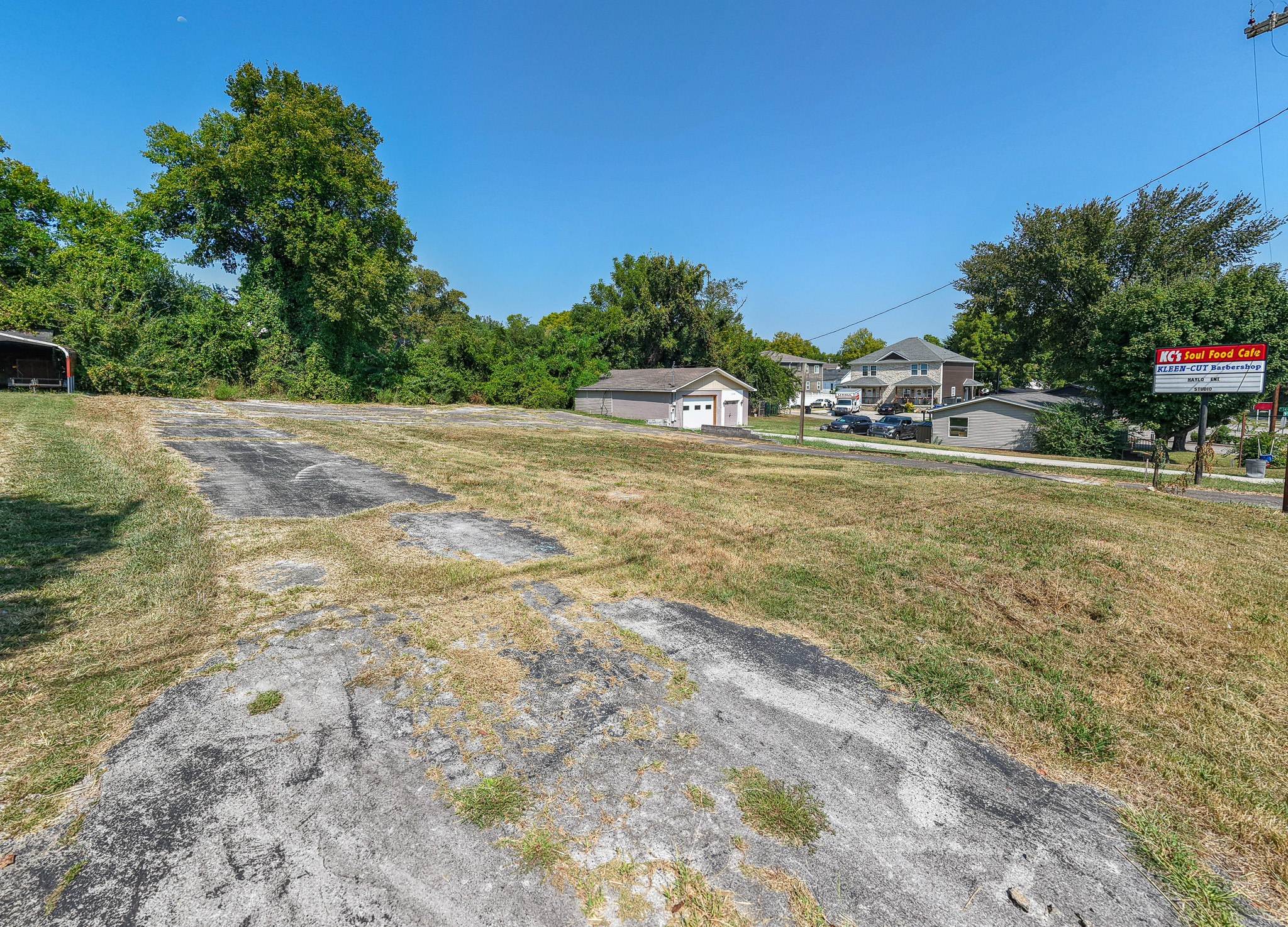 1504 S Main St Property Photo 5