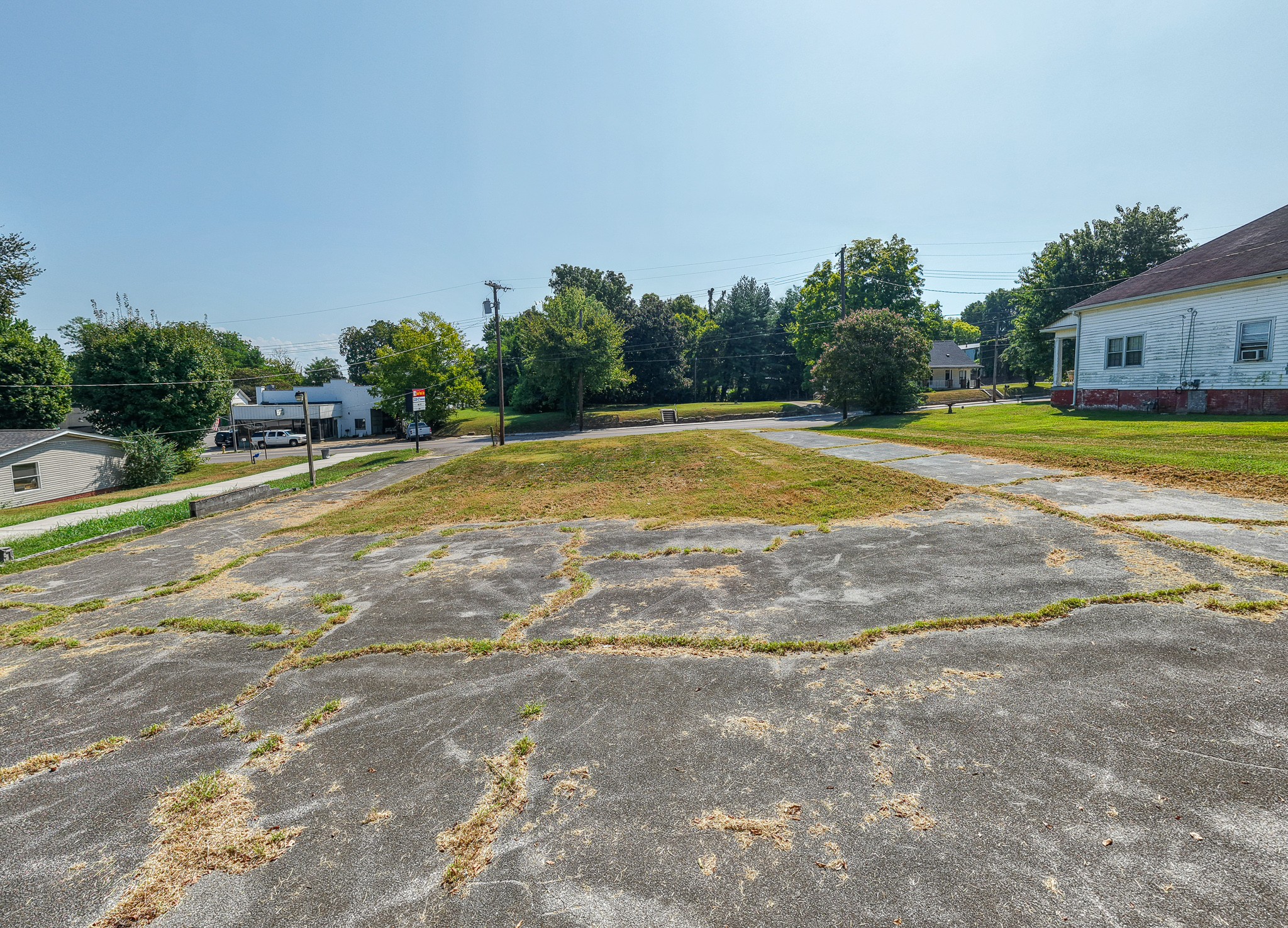 1504 S Main St Property Photo 7