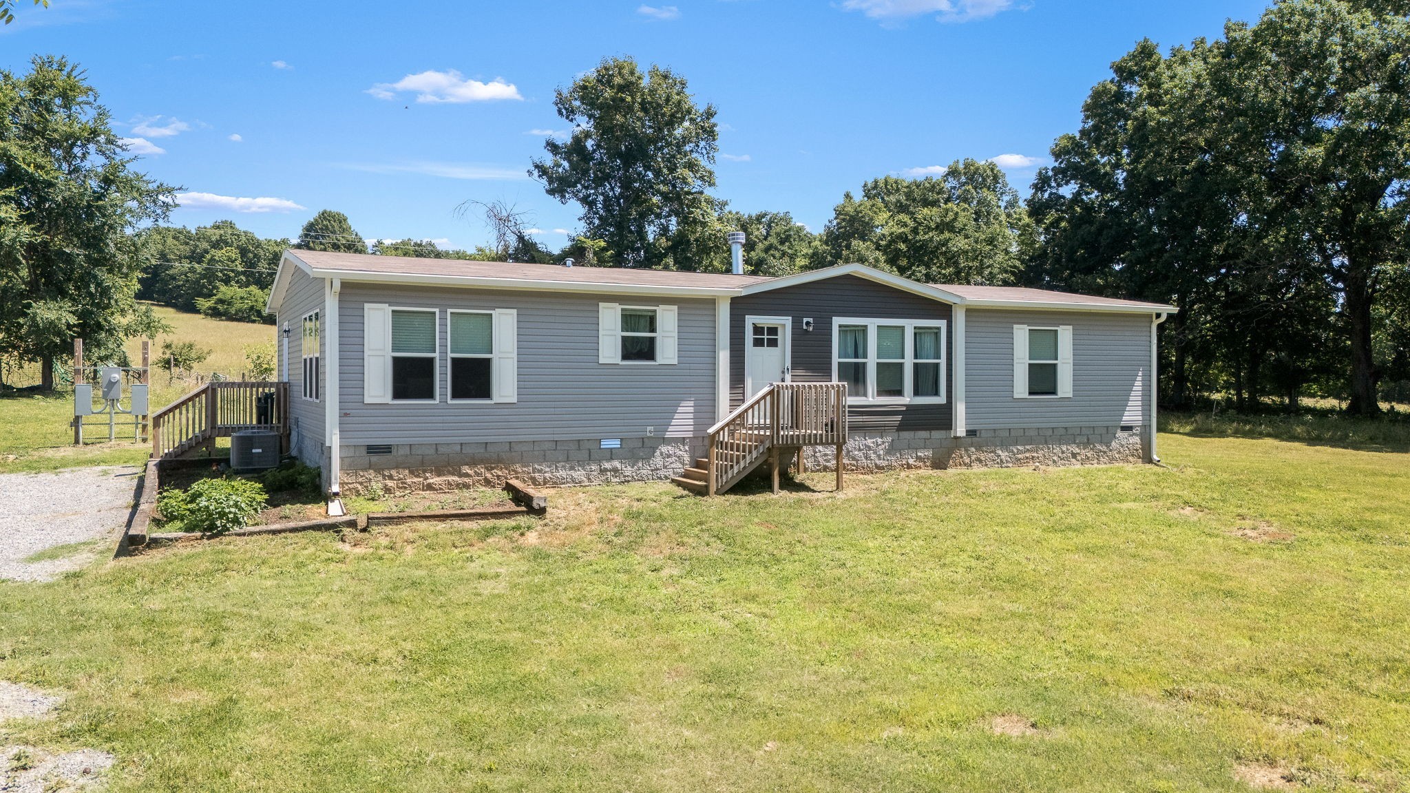 505 Philippi Rd Property Photo 3