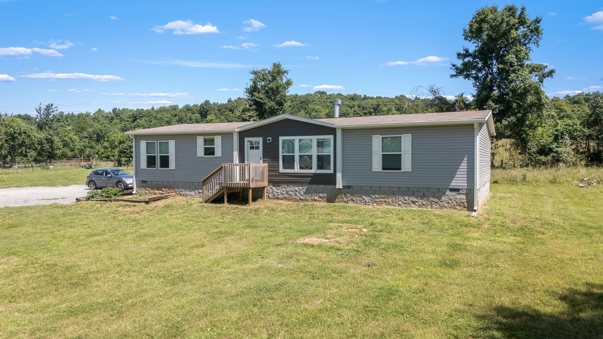 505 Philippi Rd Property Photo 4