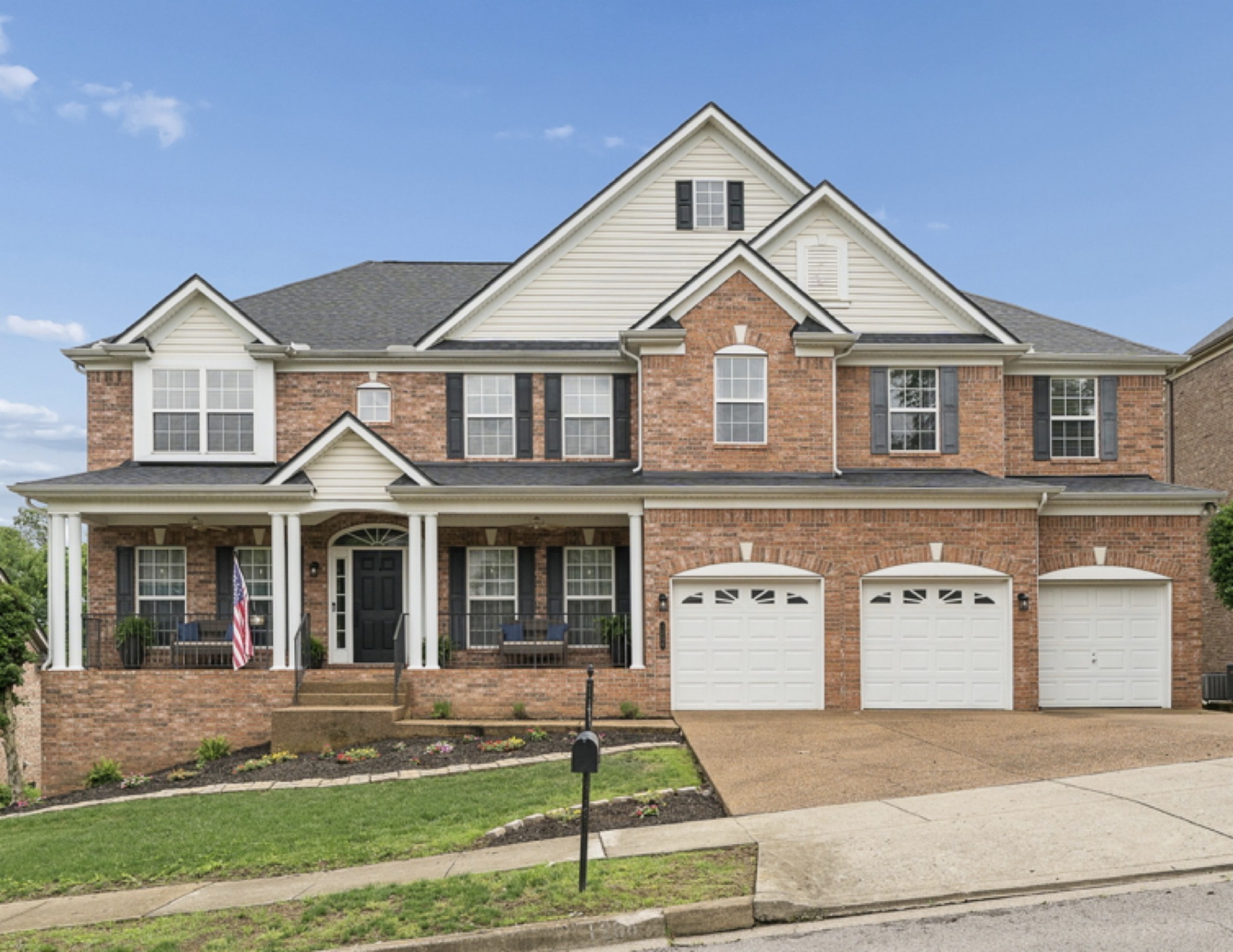 1206 Broadmoor Cir Property Photo 1