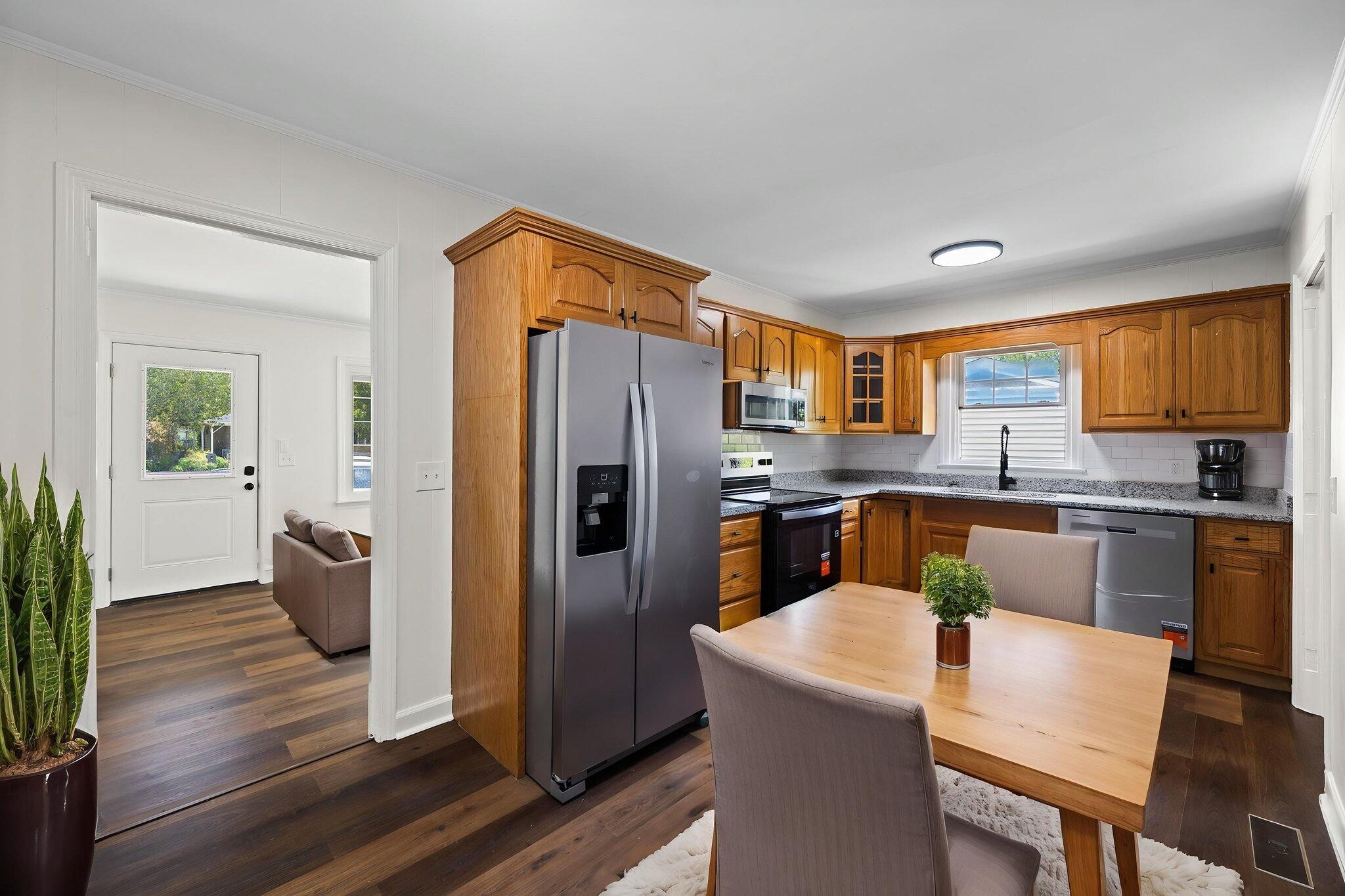 5 Lee Circle Property Photo 12