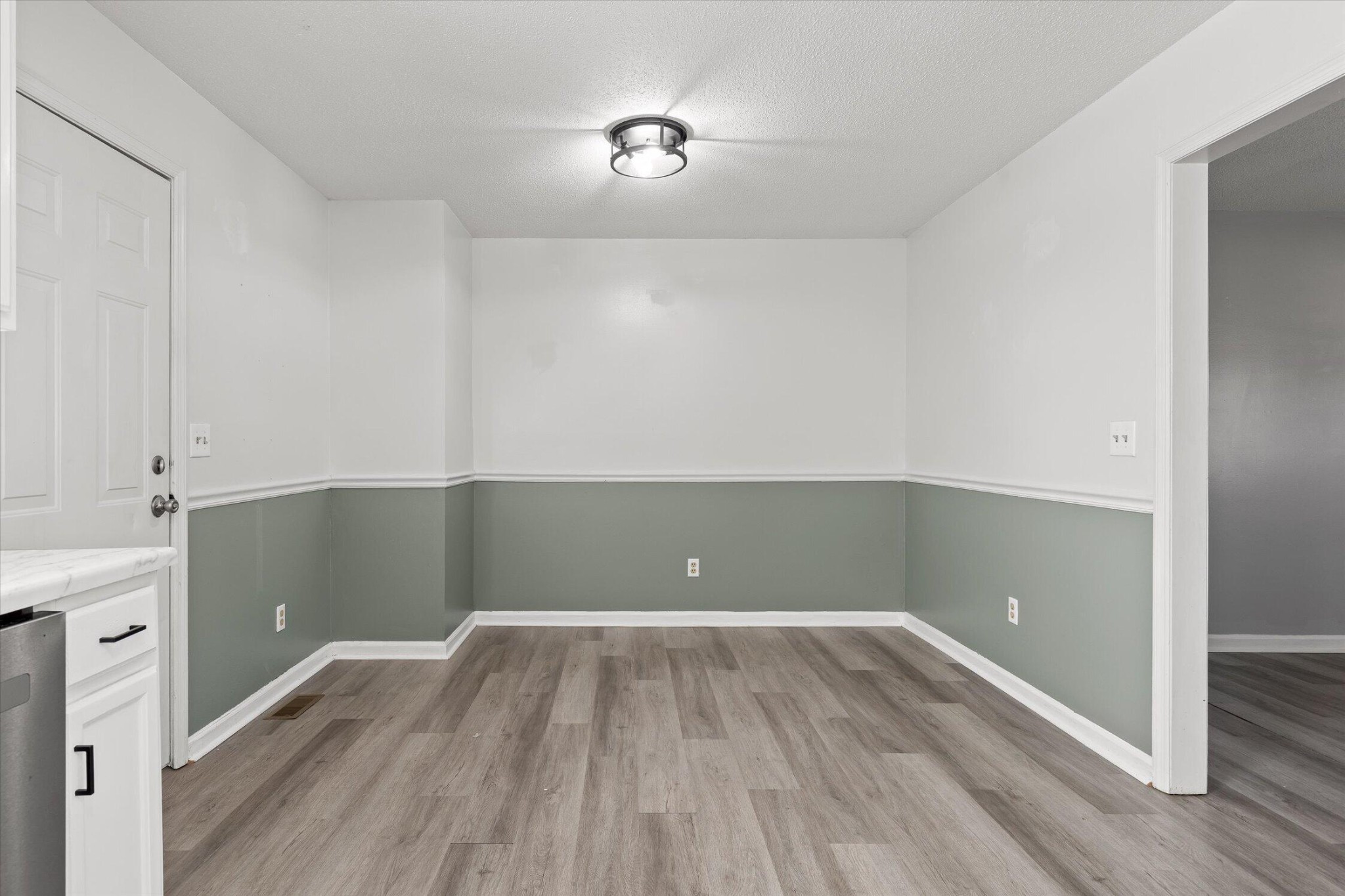 38 Davis Road Property Photo 12