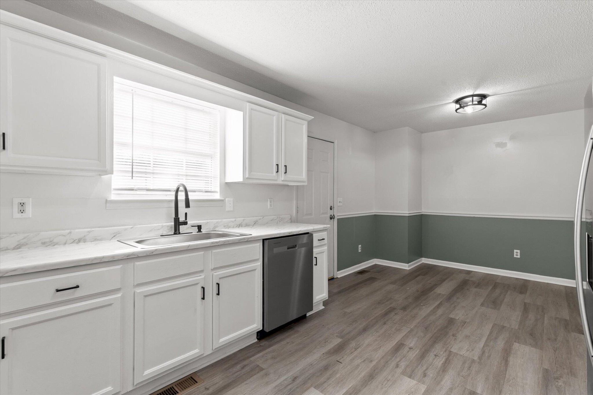 38 Davis Road Property Photo 13