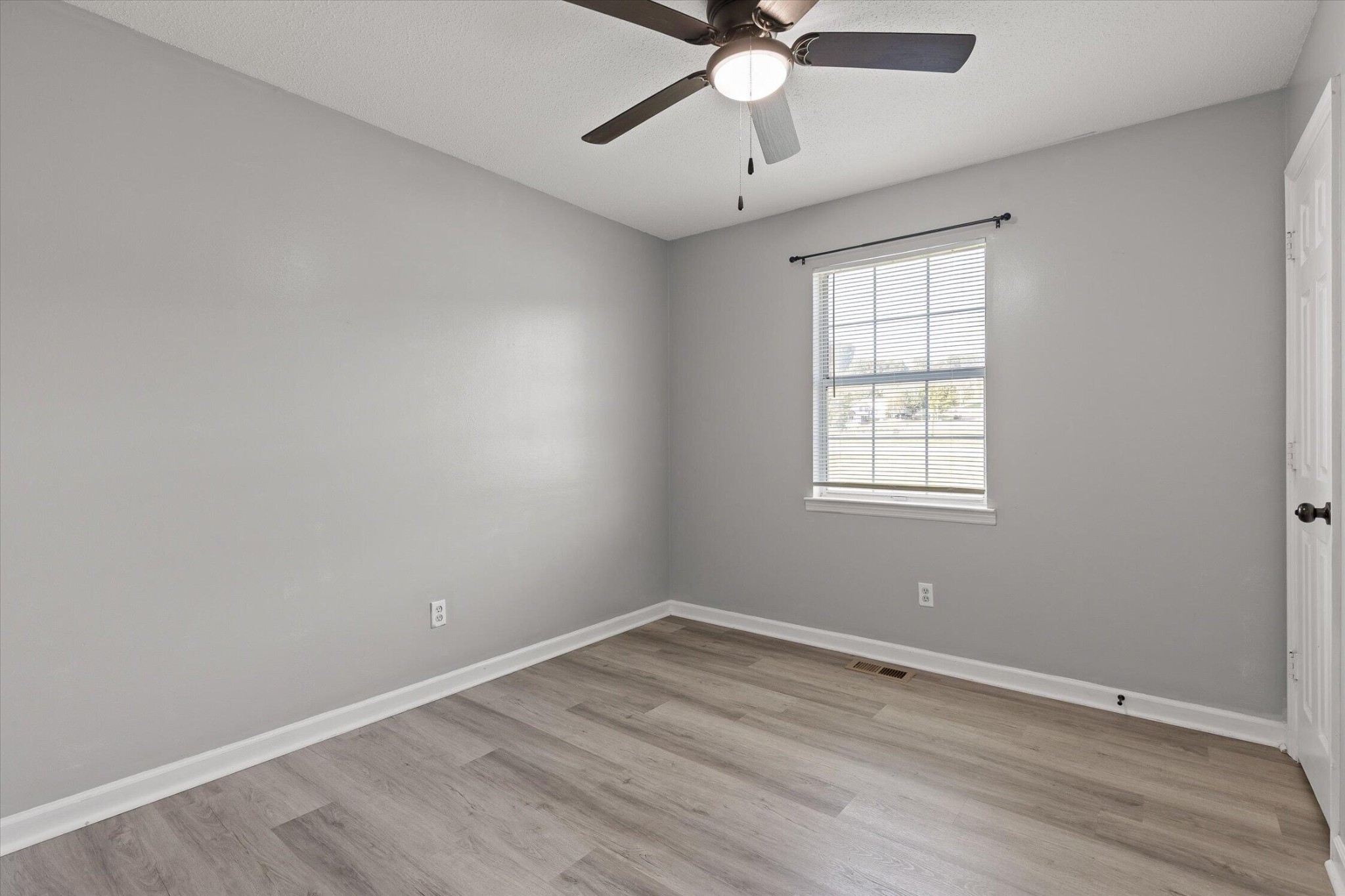 38 Davis Road Property Photo 19