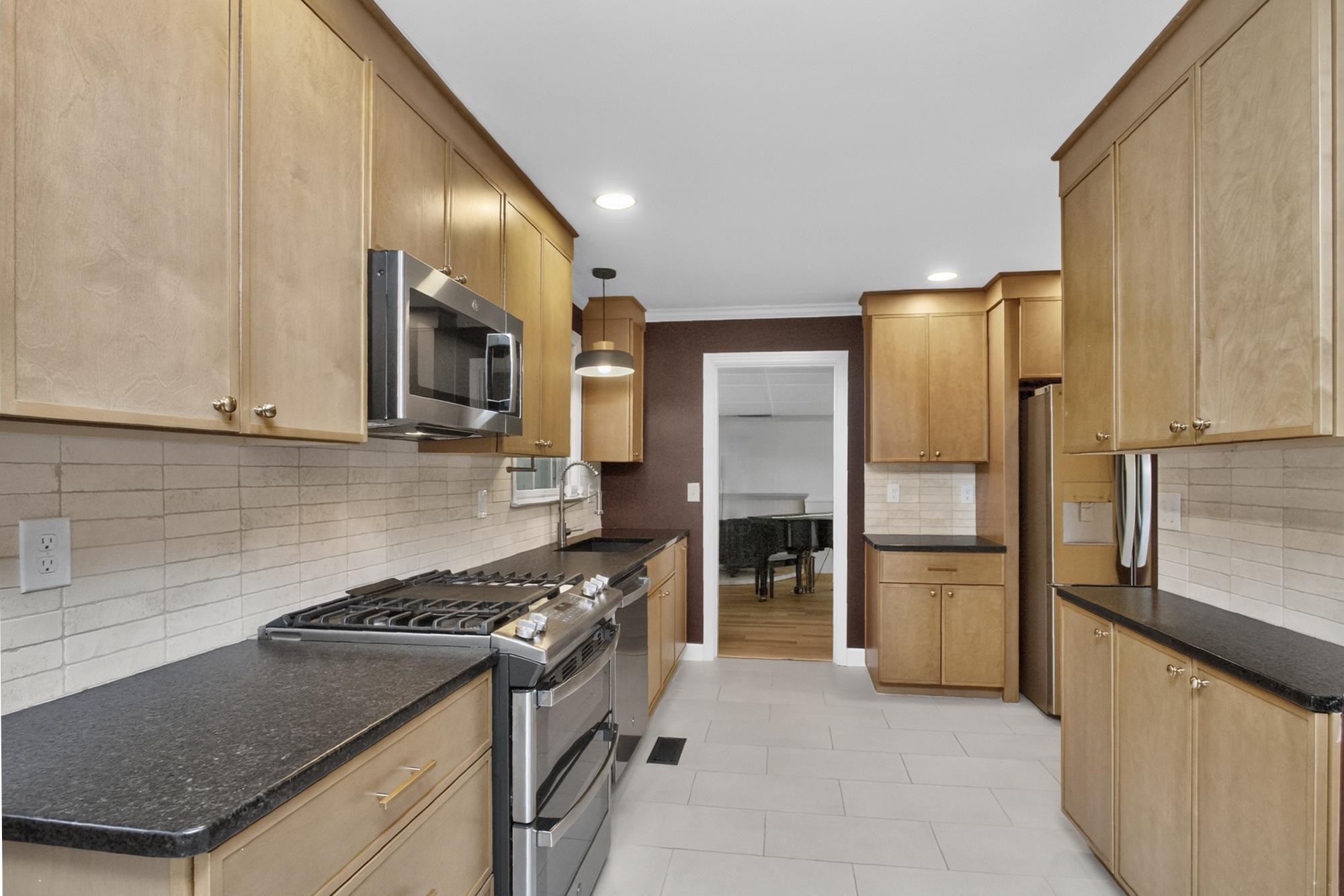 3920 Devonshire Dr Property Photo 9