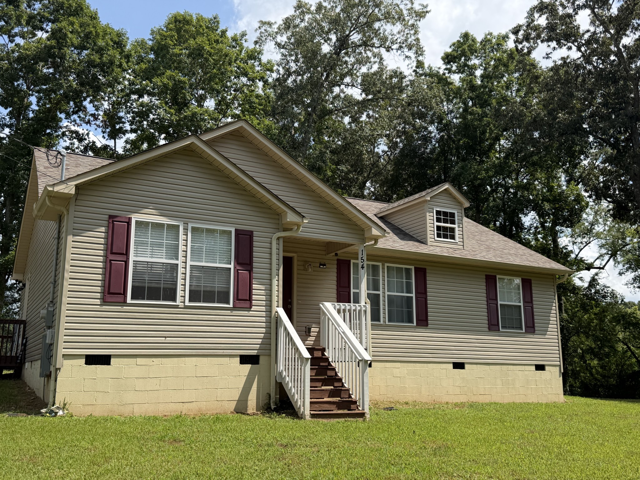 154 E Beasley Rd Property Photo 1
