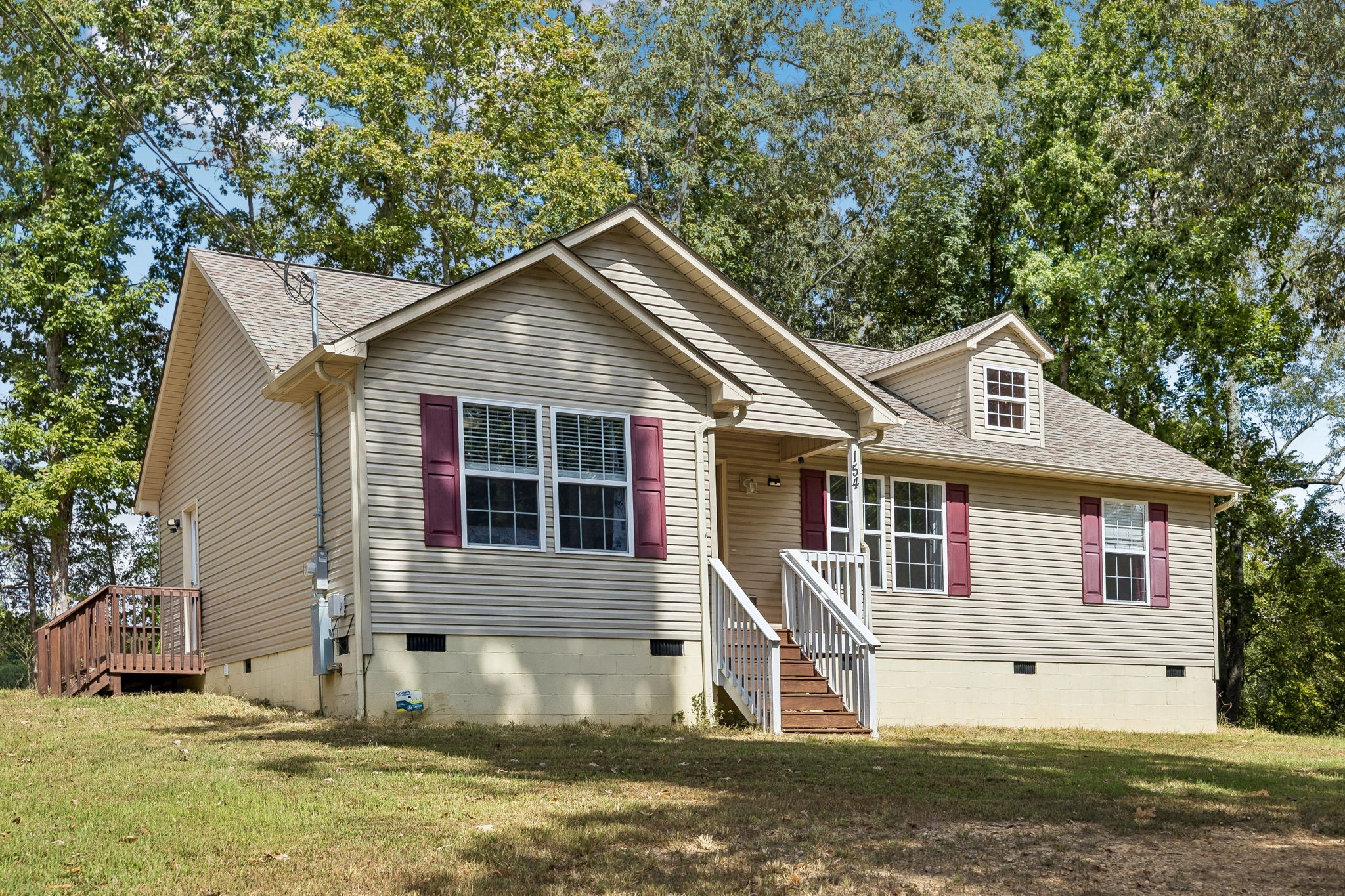 154 E Beasley Rd Property Photo 2