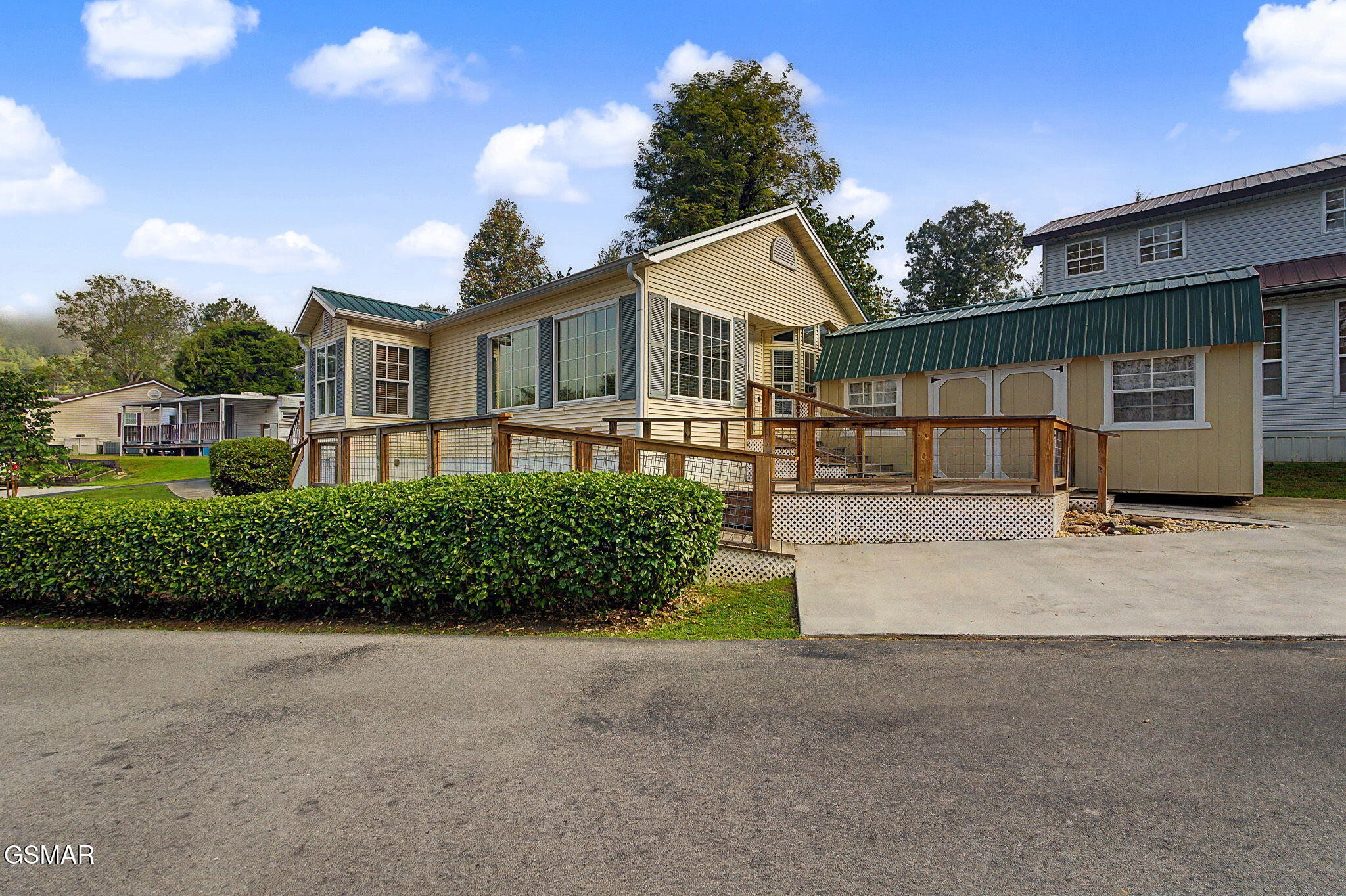 602 Whistling Swan Street Property Photo 3
